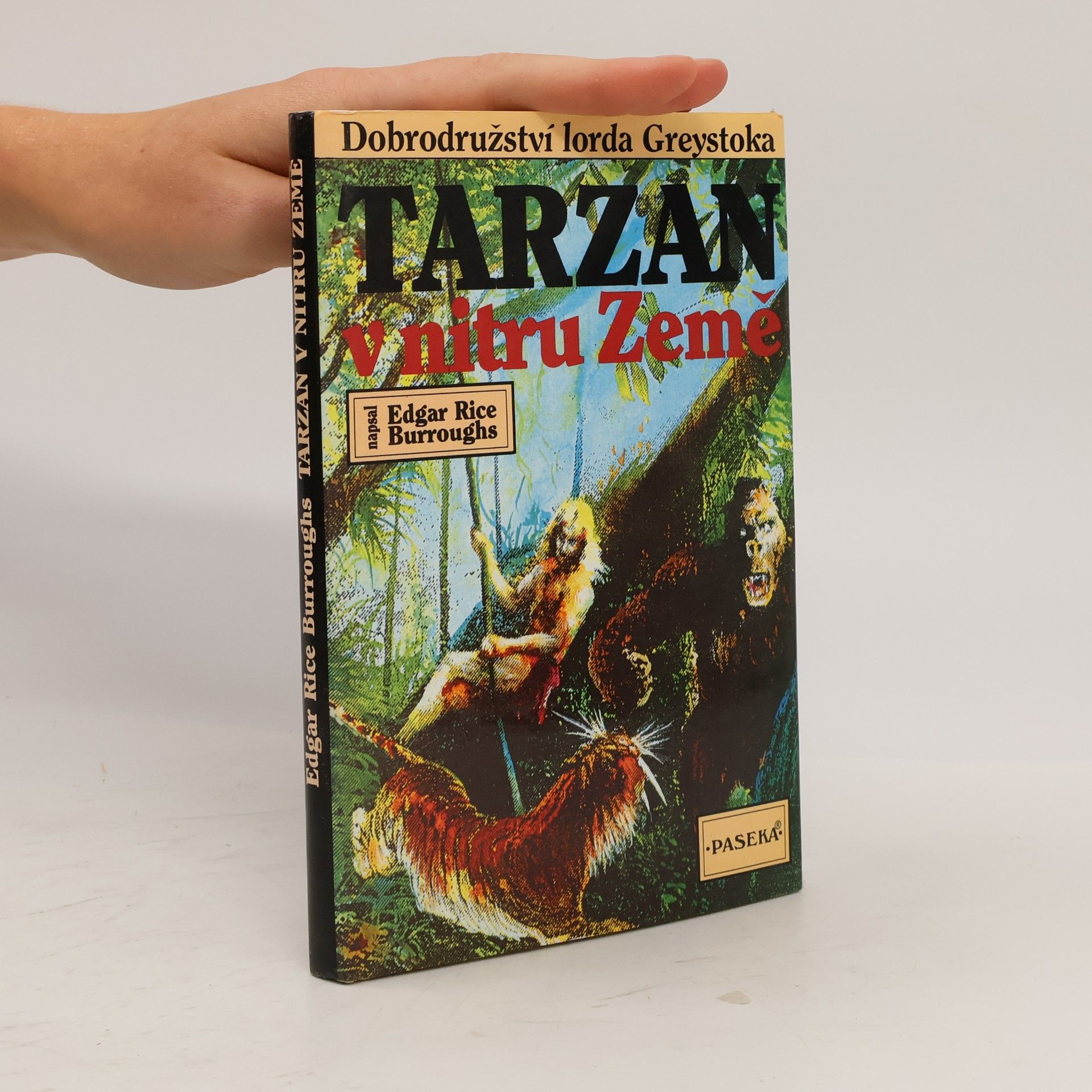Edgar Rice Burrroughs Tarzan v nitru země