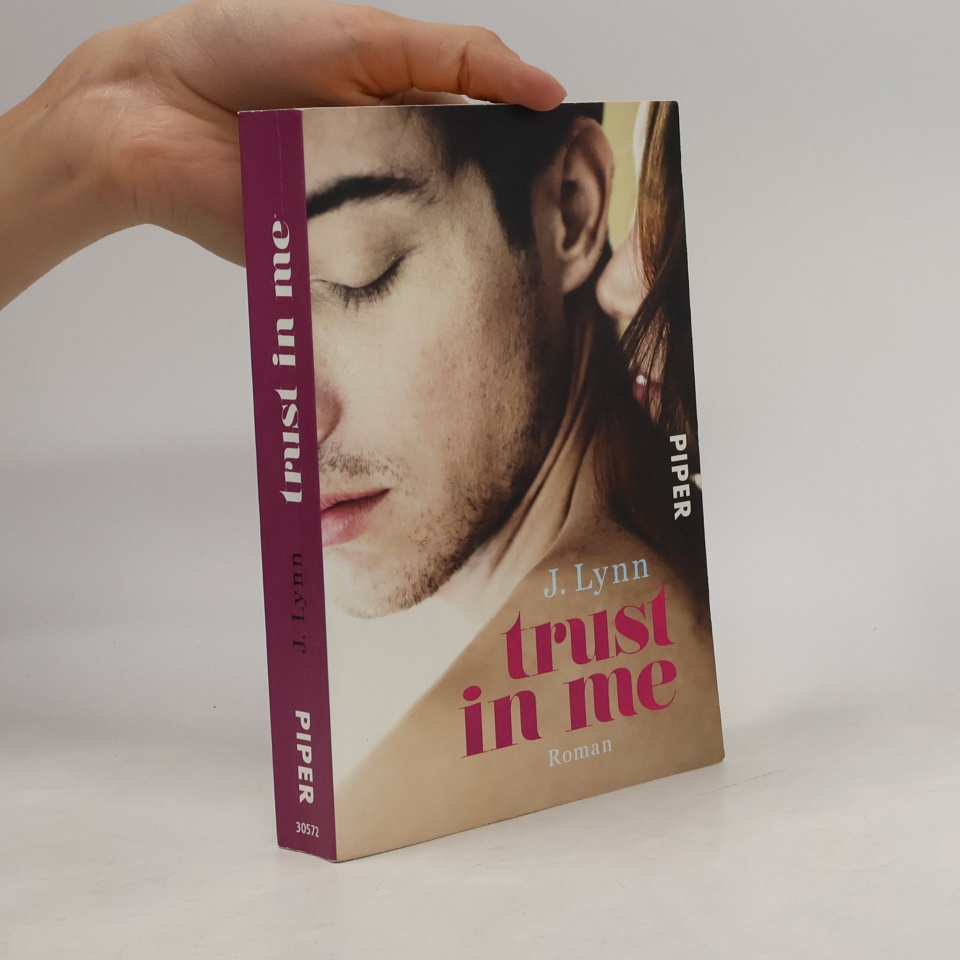 Jennifer L. Armentrout Trust in Me