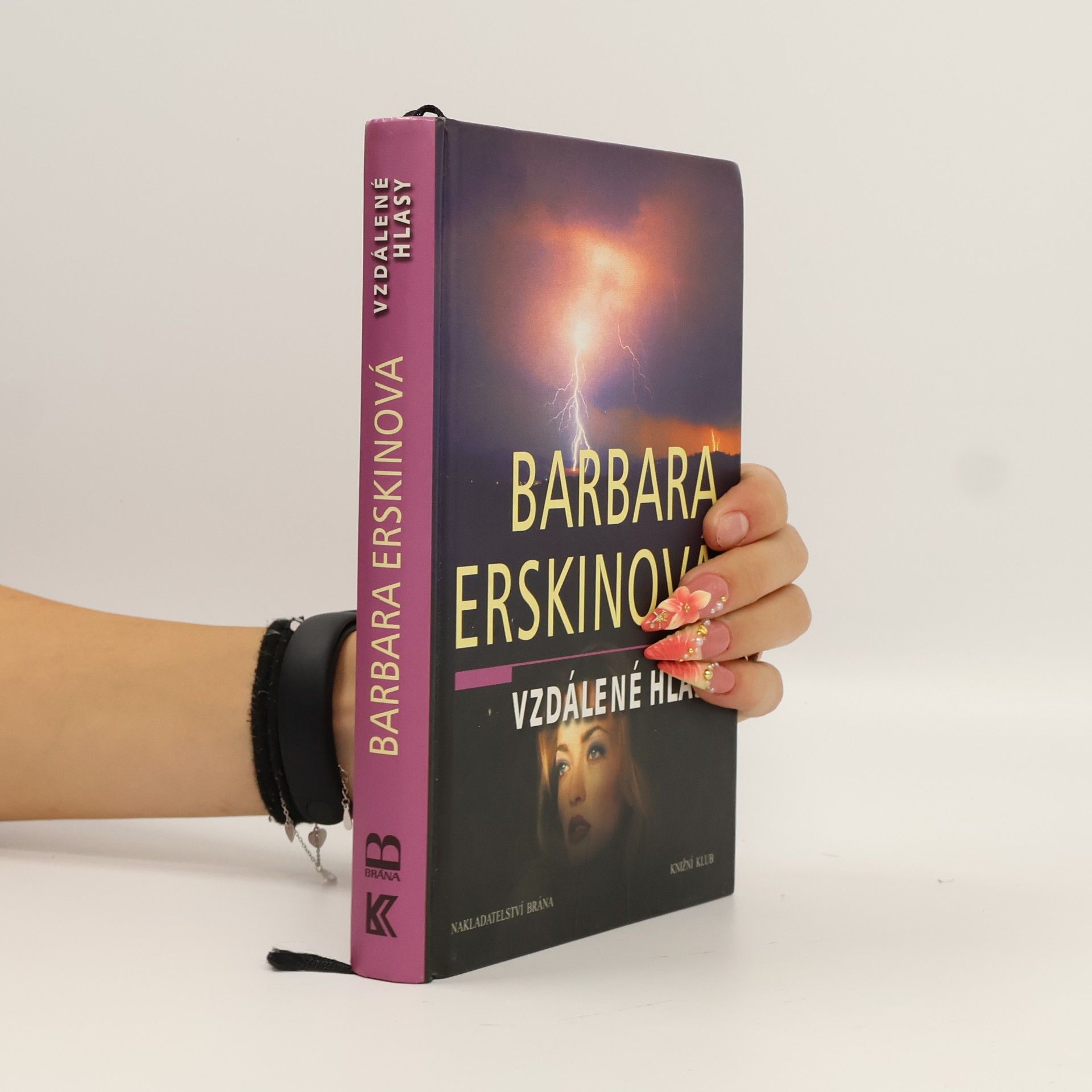 Barbara Erskine Vzdálené hlasy