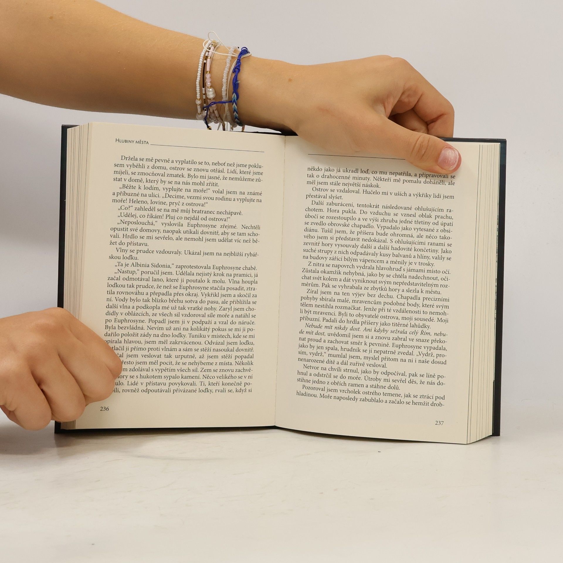 Autorenkollektiv Hlubiny města: antologie mysteriózní a fantastické prózy
