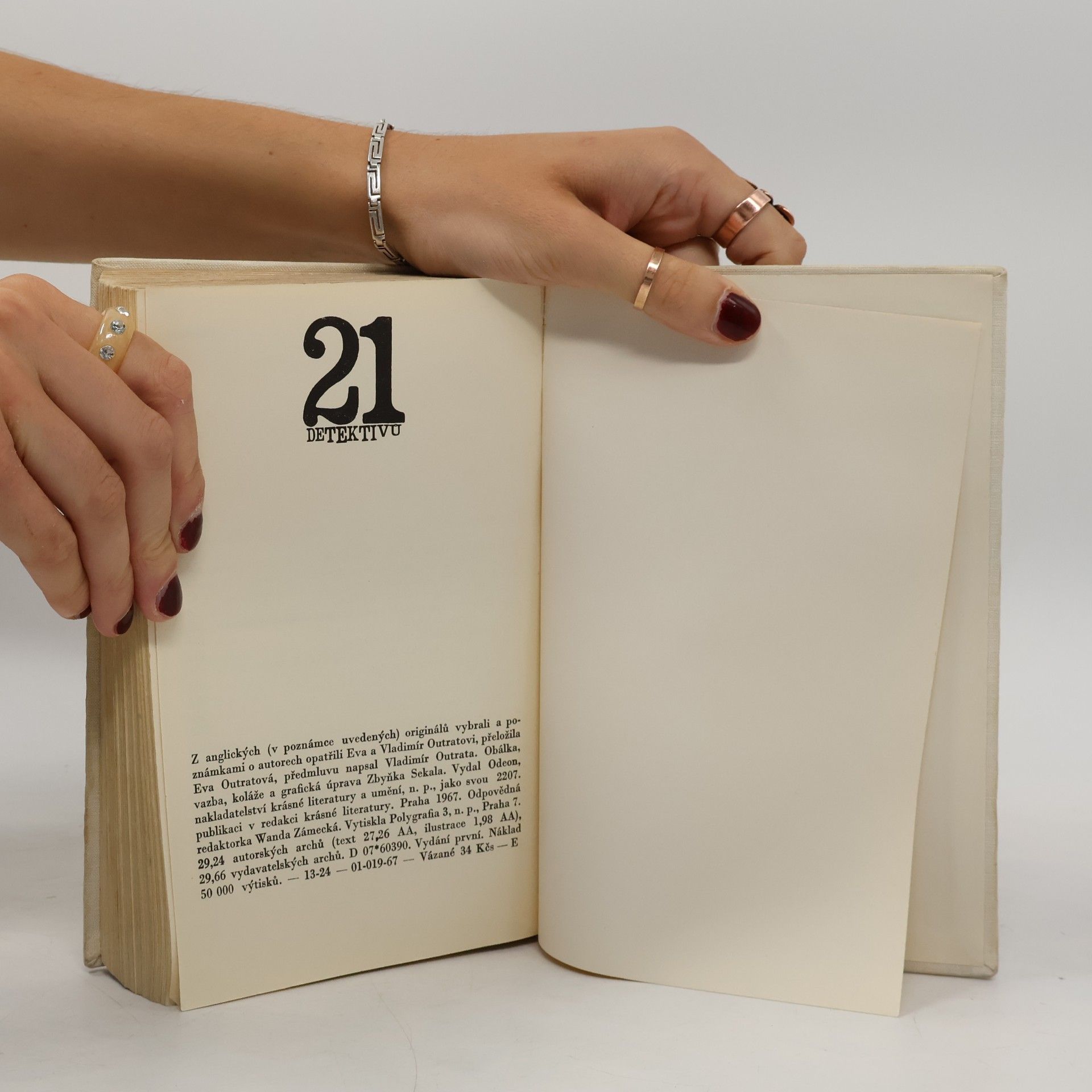 Autores varios 21 detektivů