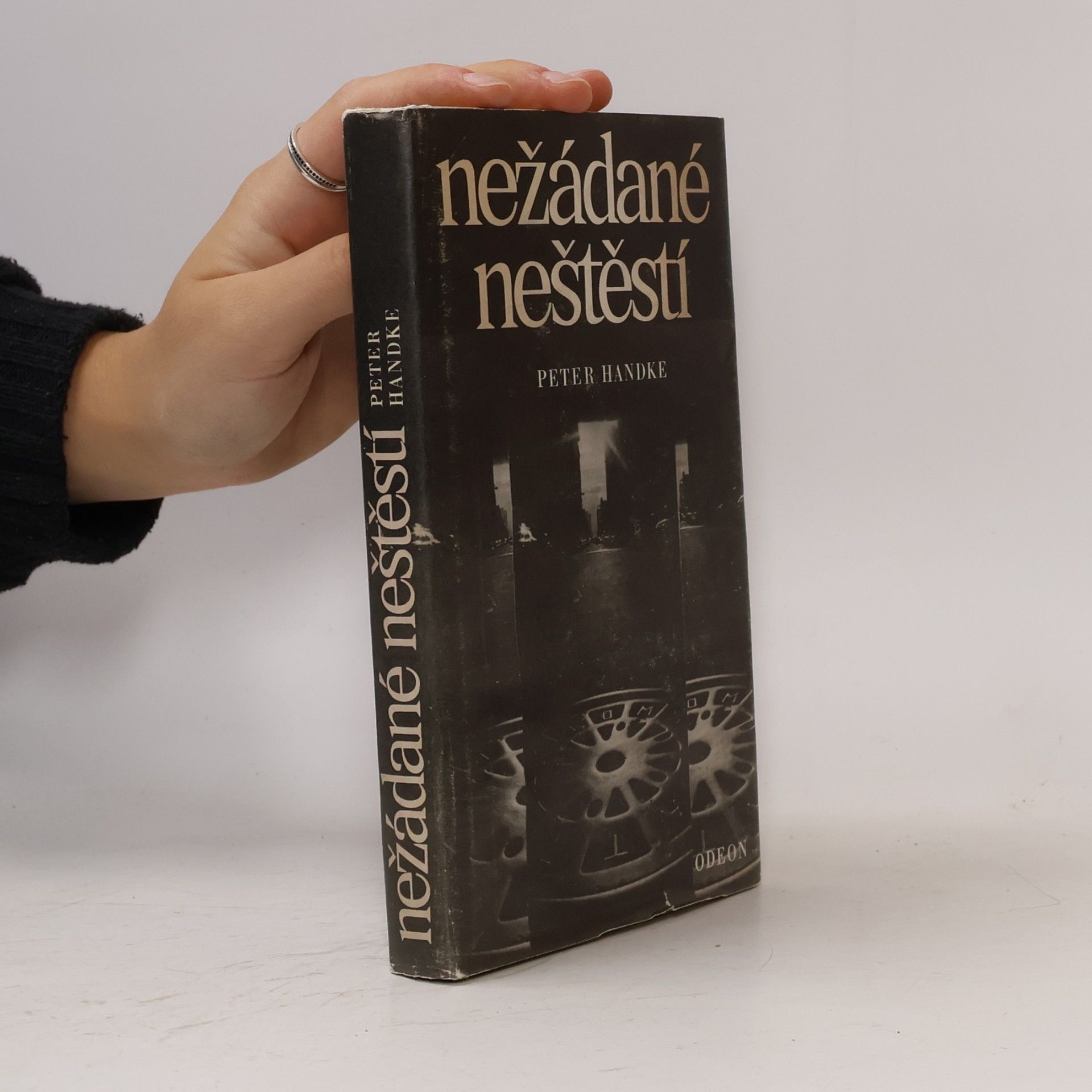 Peter Handke Nežádané neštěstí