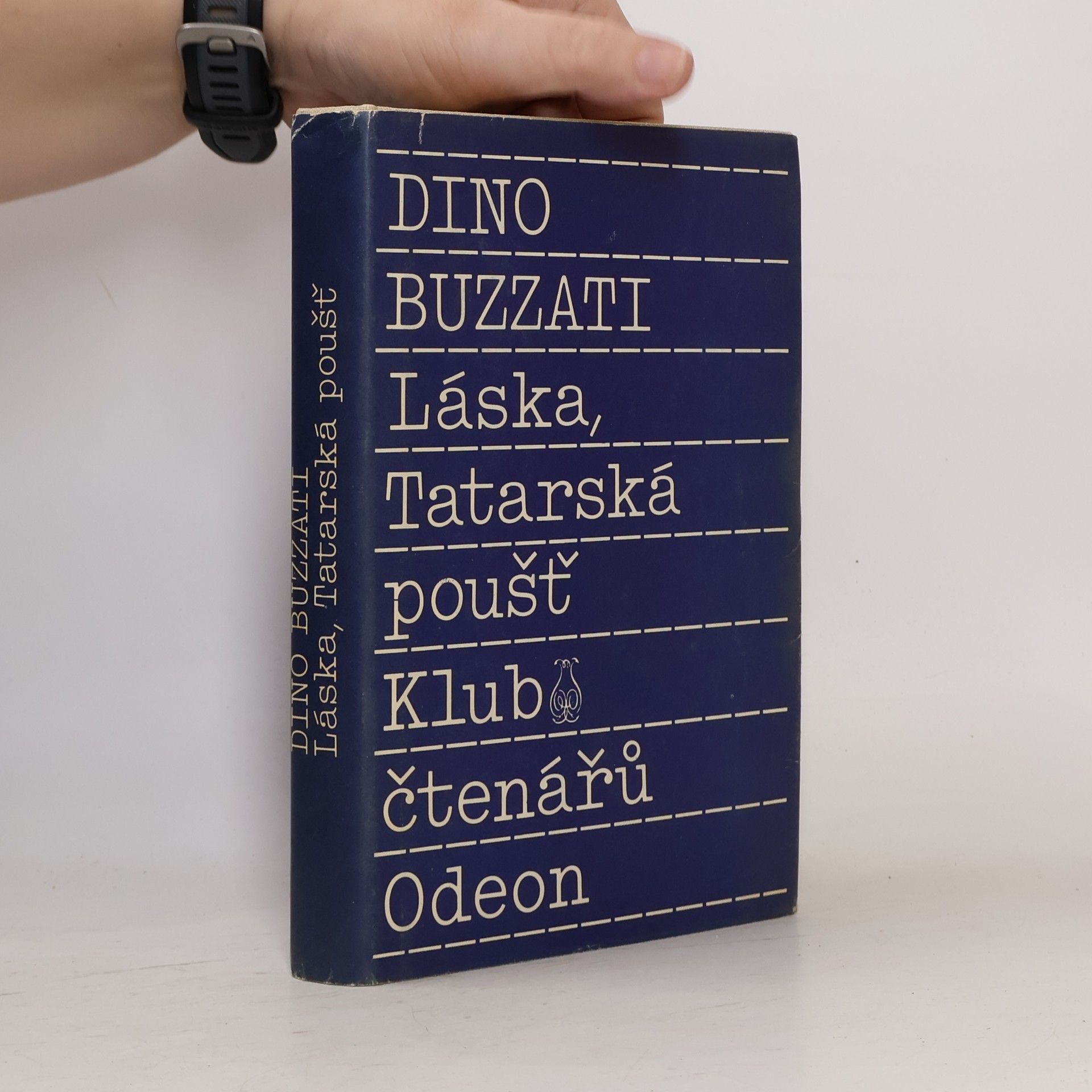 Láska. Tatarská poušť