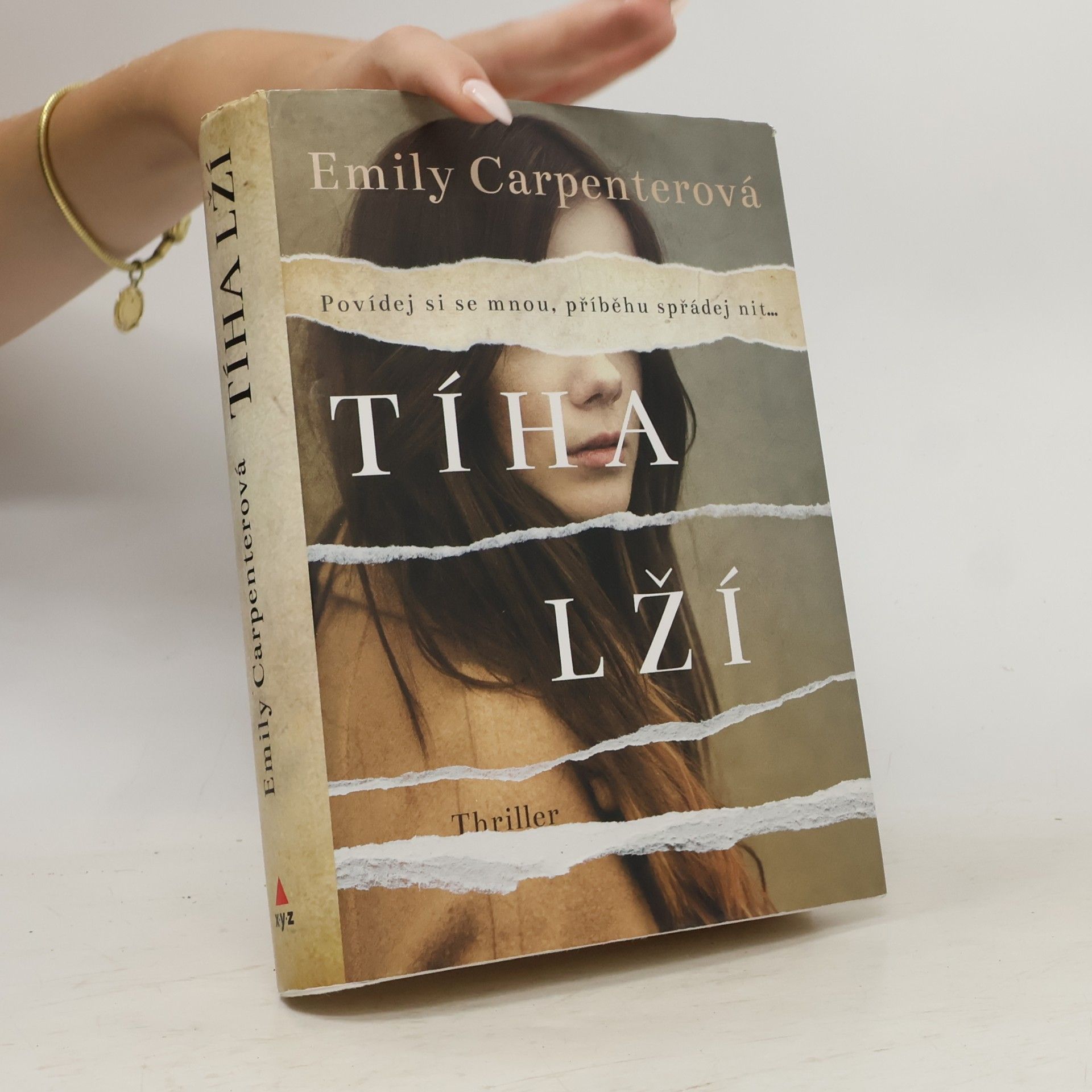 Emily Carpenter Tíha lží
