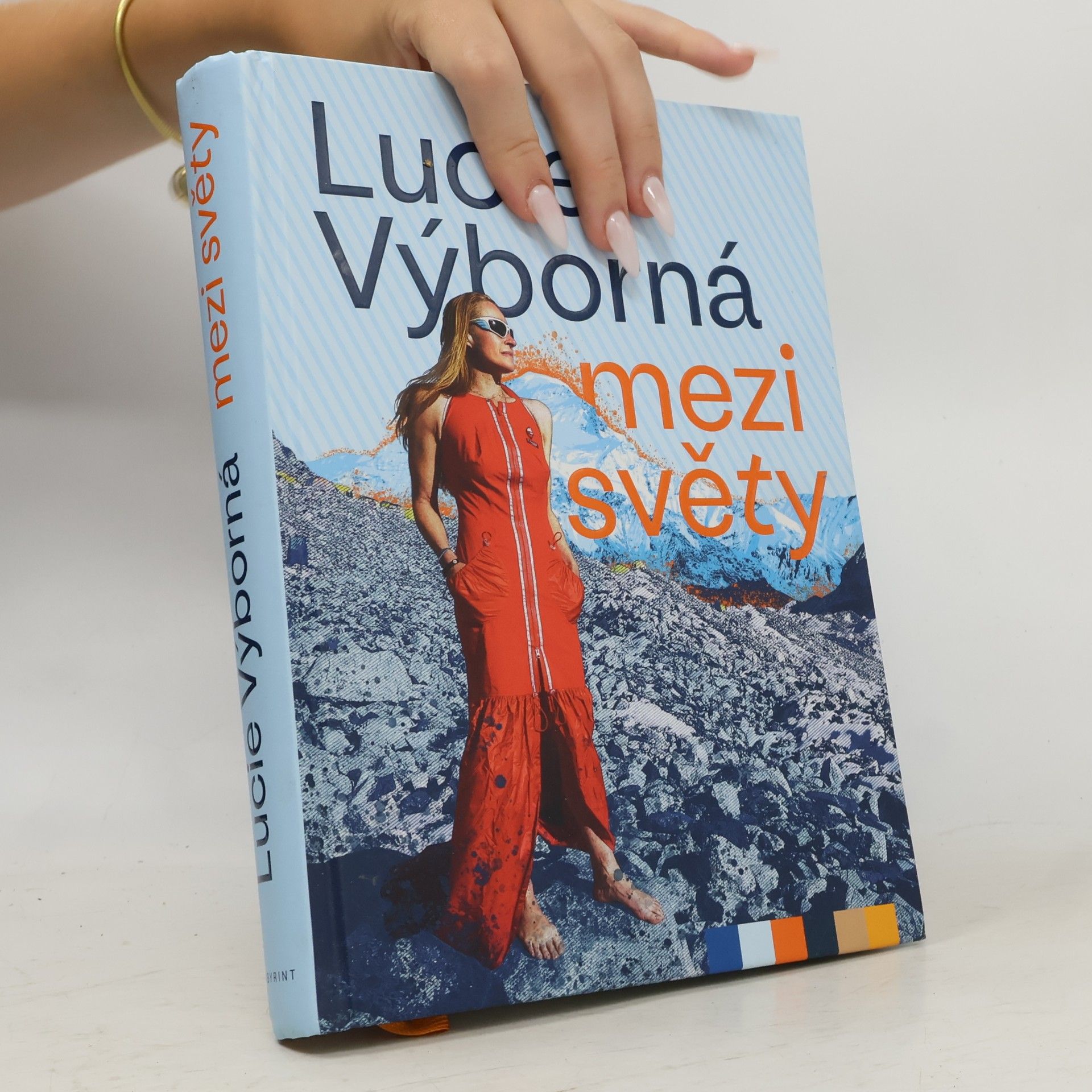 Lucie Výborná Mezi světy