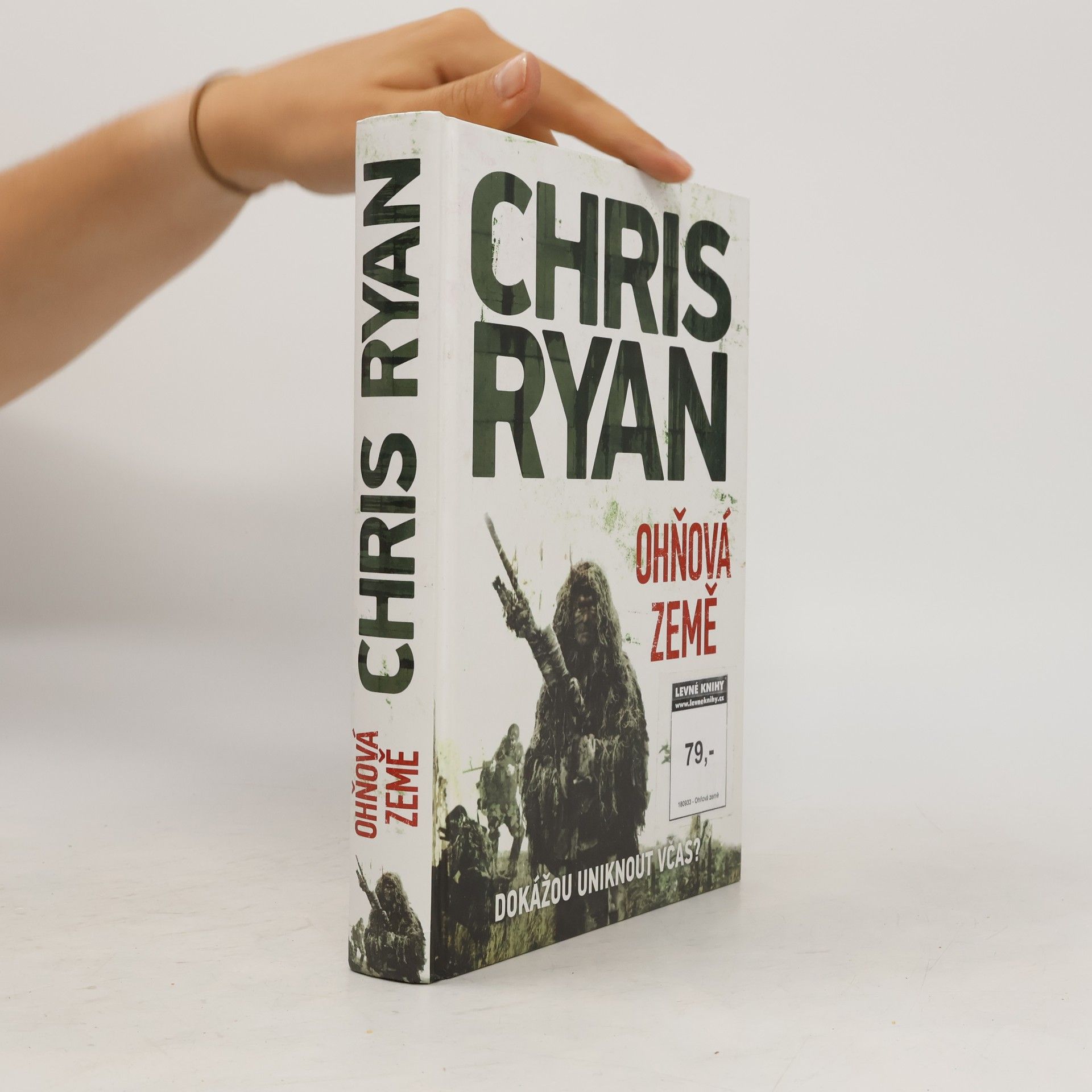 Chris Ryan Ohňová země