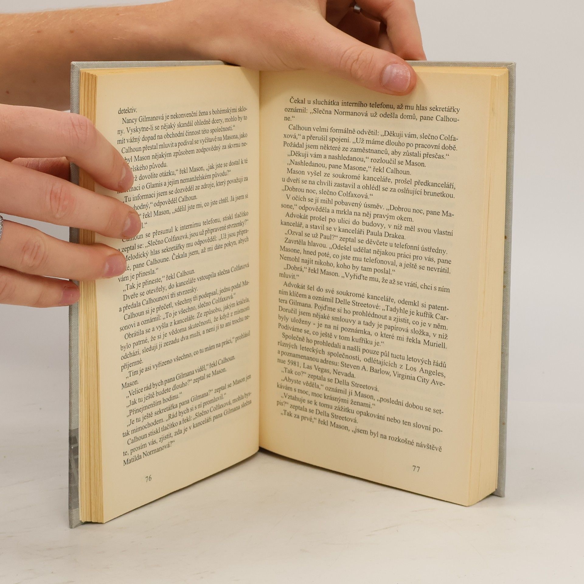 Erle Stanley Gardner Případ svorných sester / Případ záhadné zpronevěry