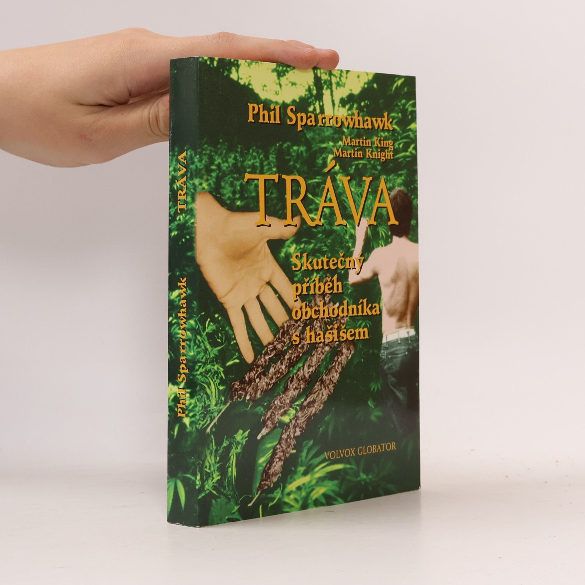 Phil Sparrowhawk Tráva