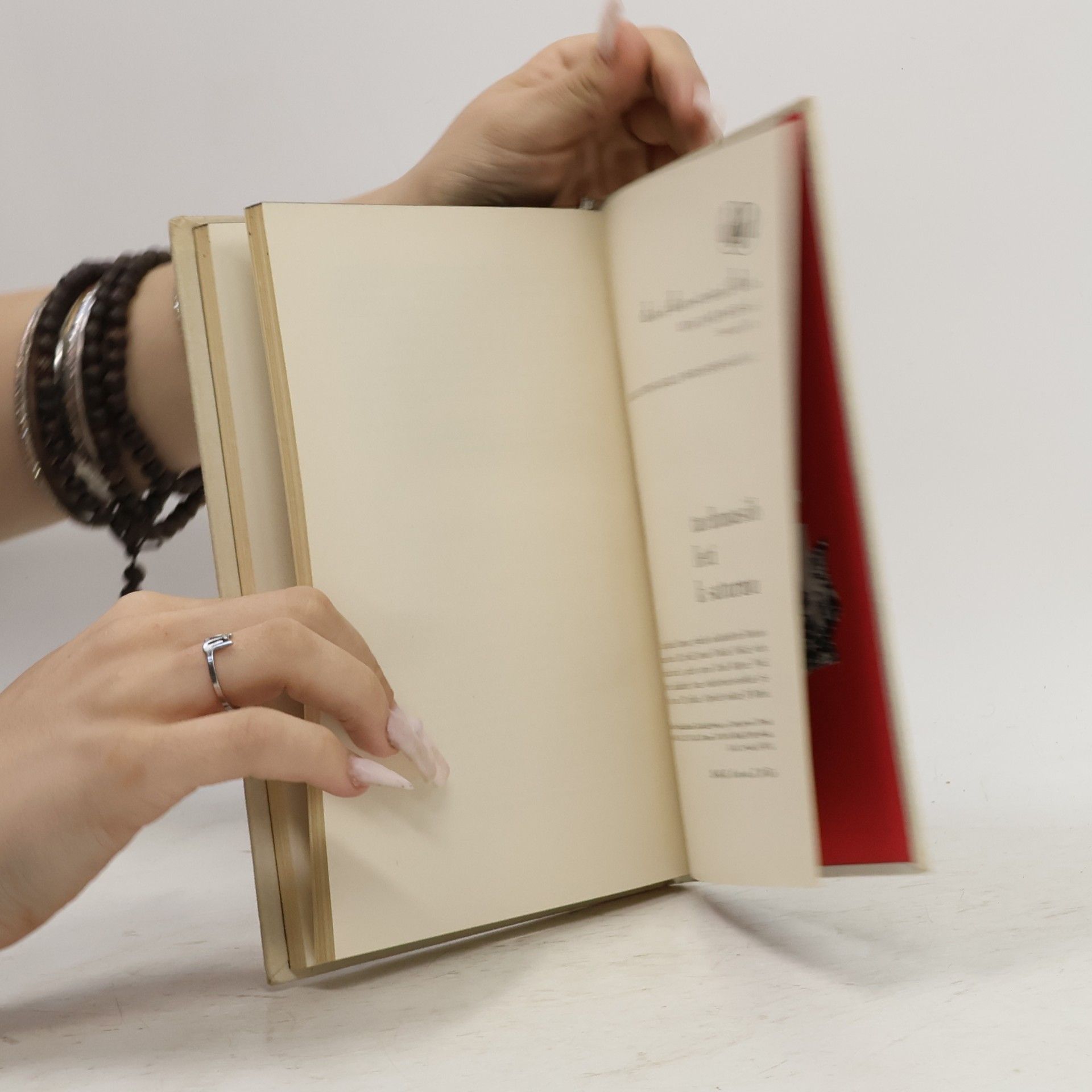 Arkady Strugatsky Tachmasib letí k Saturnu