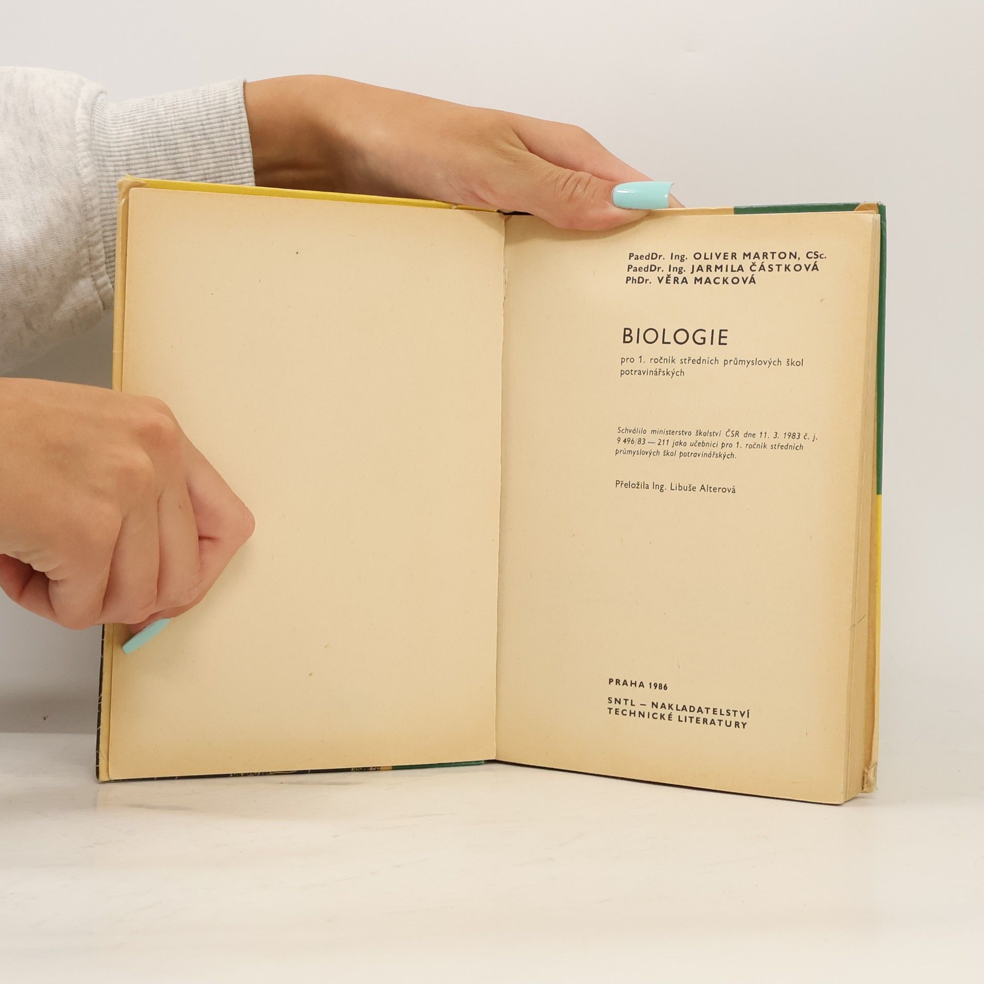 Autorenkollektiv Biologie pro 1. ročník středních průmyslových škol potravinářských