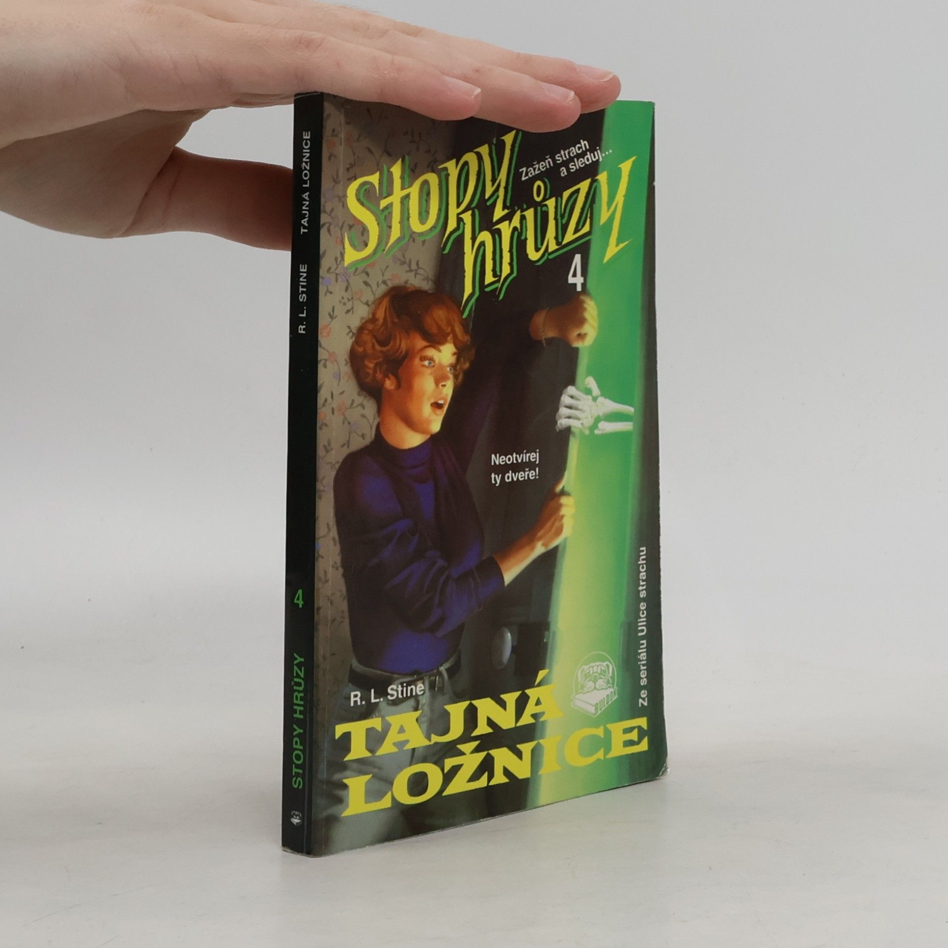 R. L. Stine Tajná ložnice. Stopy hrůzy 4.