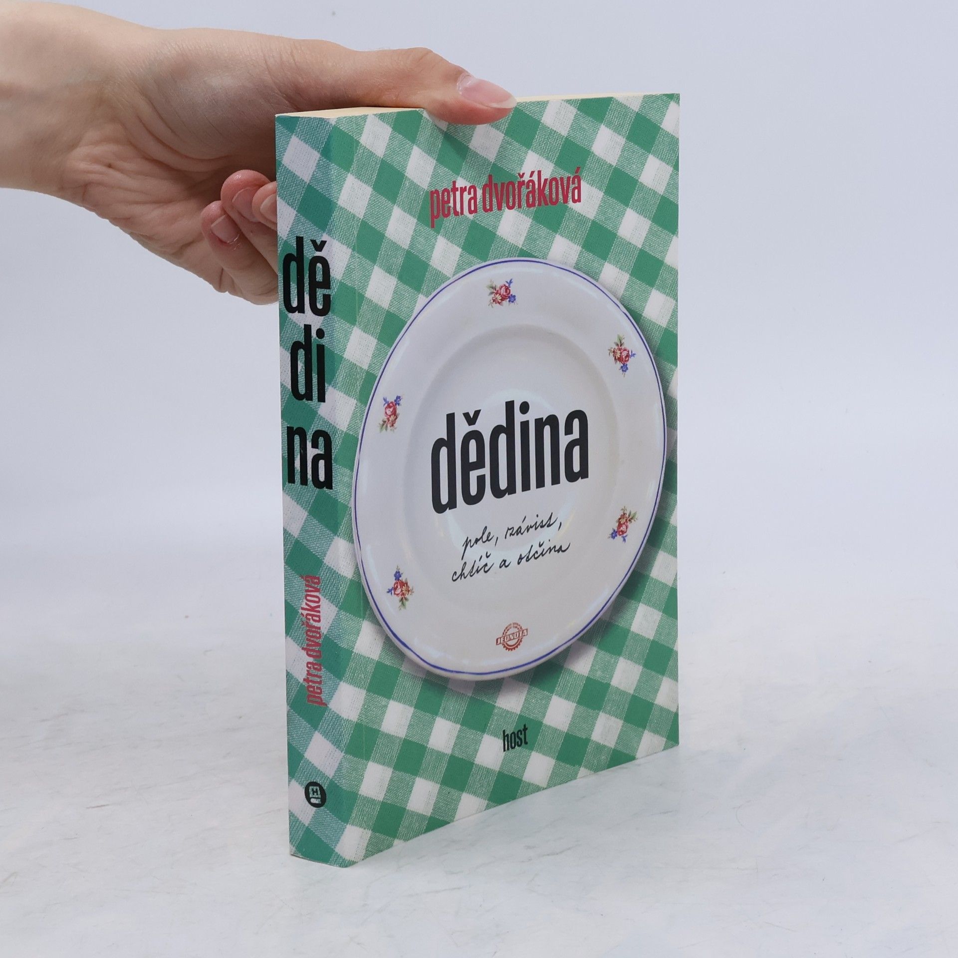 Petra Dvořáková Dědina. Pole, závist, chtíč a otčina