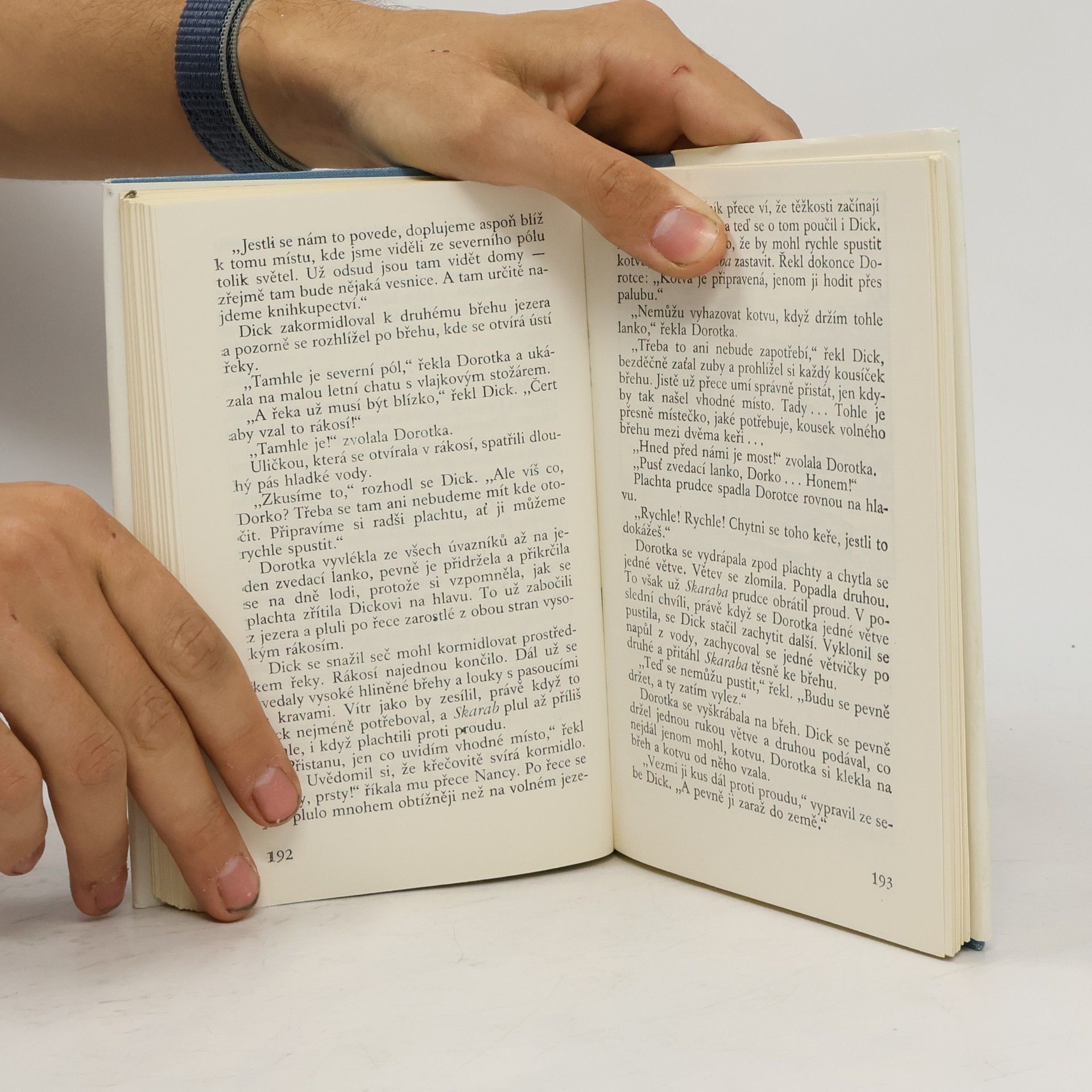 Arthur Ransome Piktové a mučedníci aneb Naprosto nevítaná návštěva