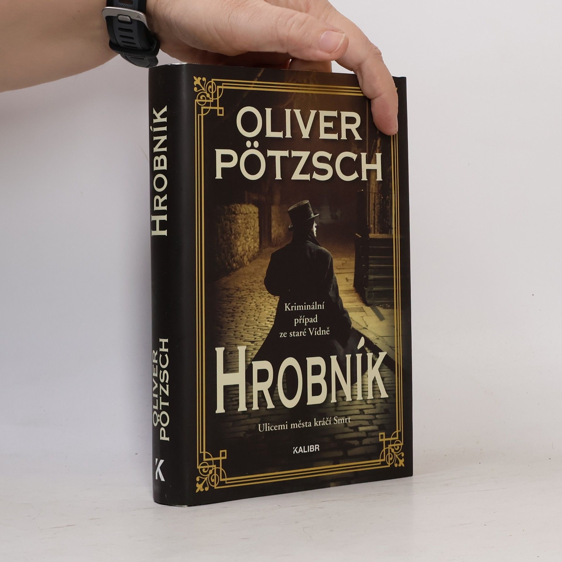 Oliver Pötzsch Hrobník