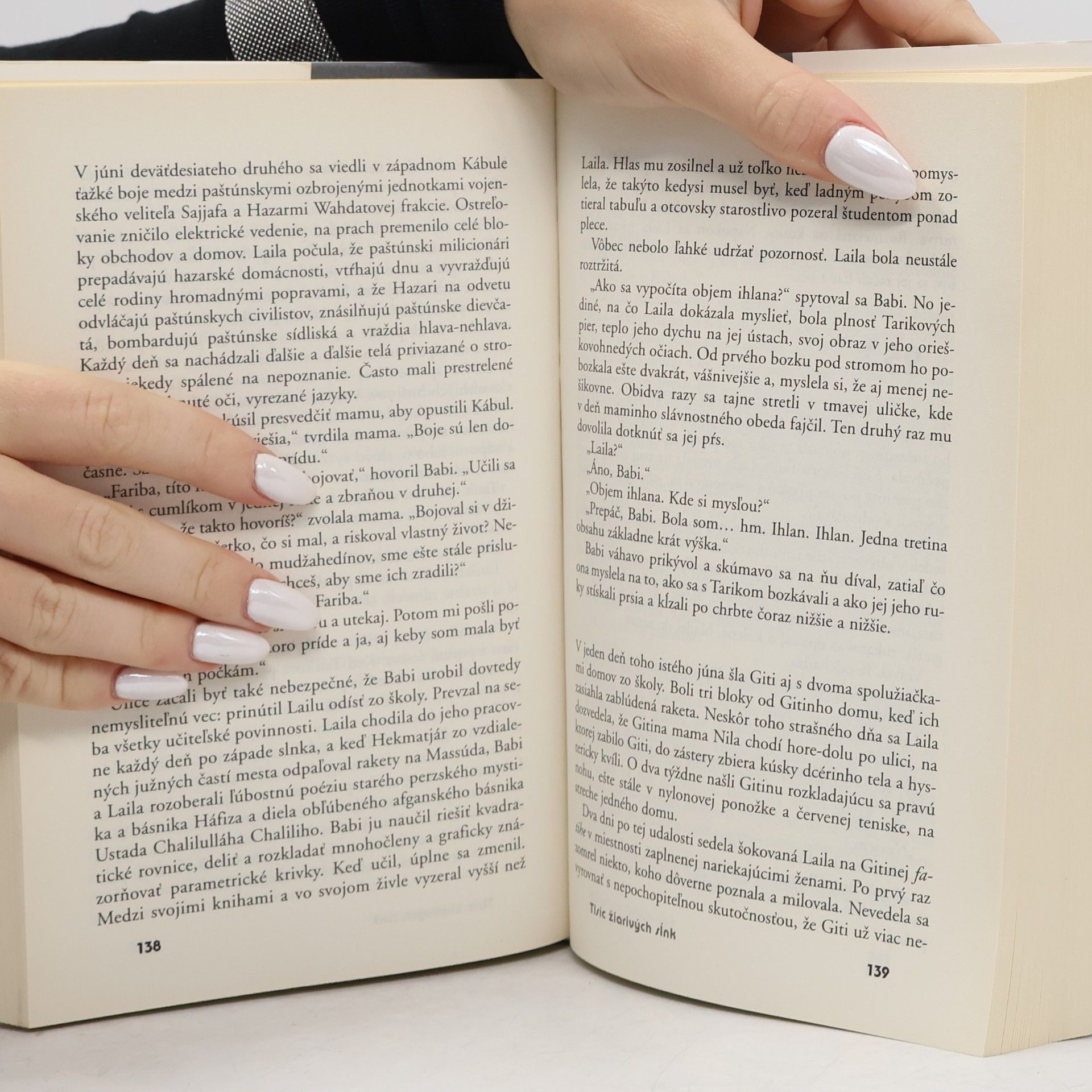 Khaled Hosseini Tisíc žiarivých sĺnk