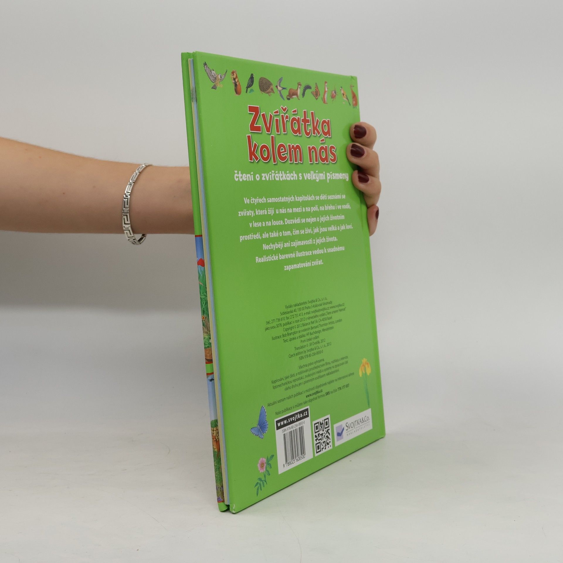 Various authors Zvířátka kolem nás : čtení o zvířátkách s velkými písmeny