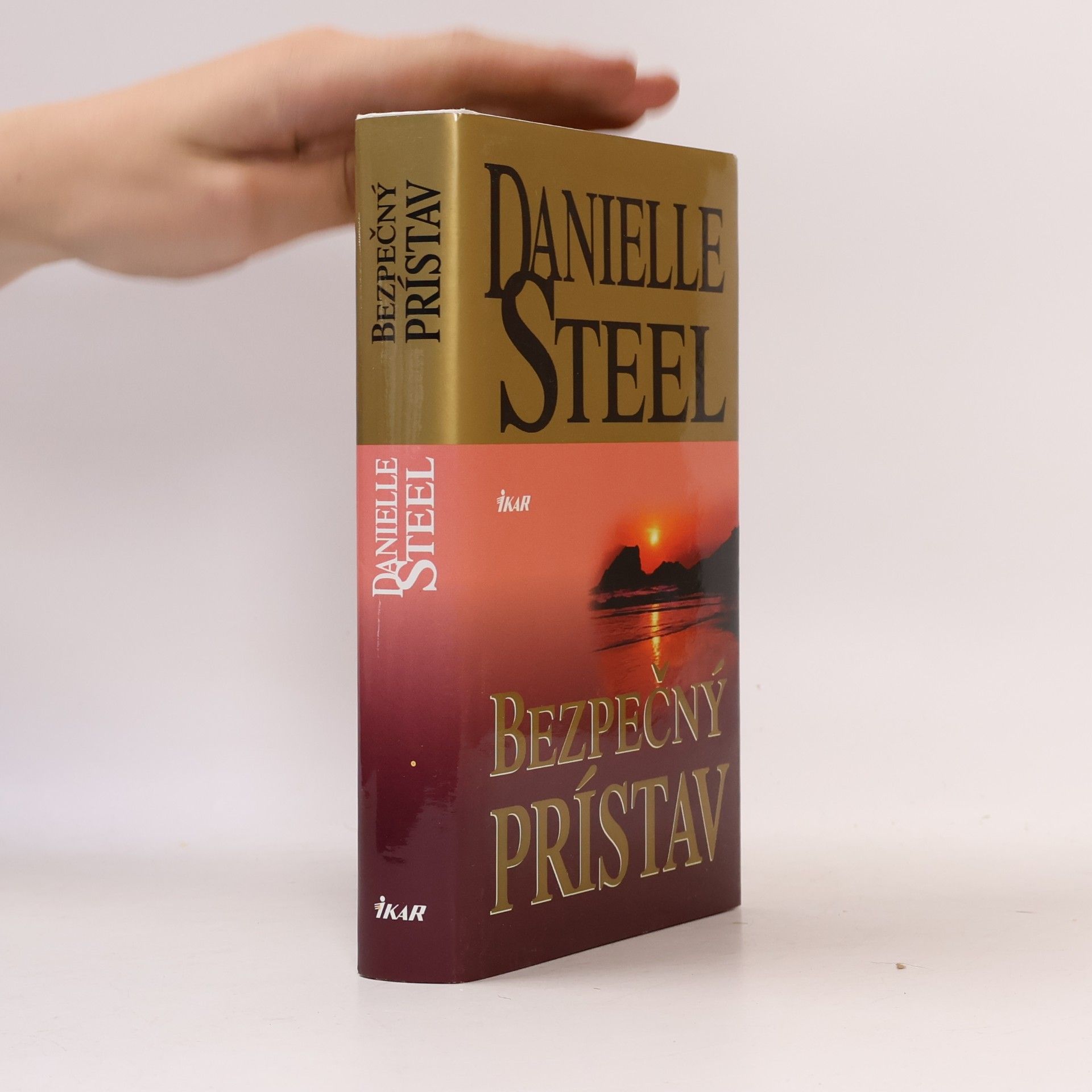 Danielle Steel Bezpečný prístav