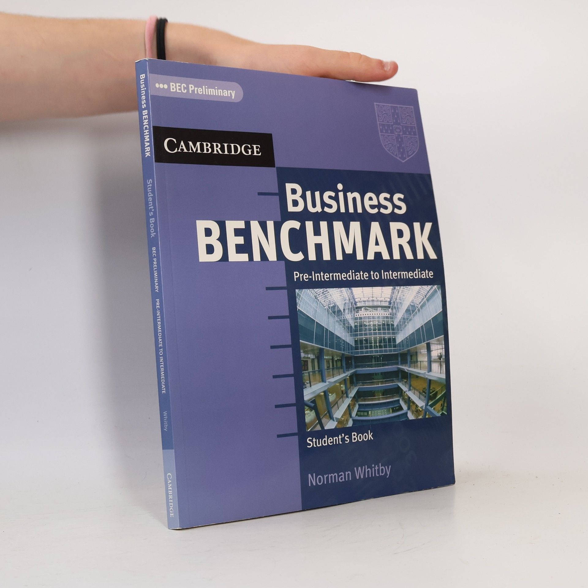 Norman Whitby Business benchmark. Student's book : pre-intermediate to intermediate