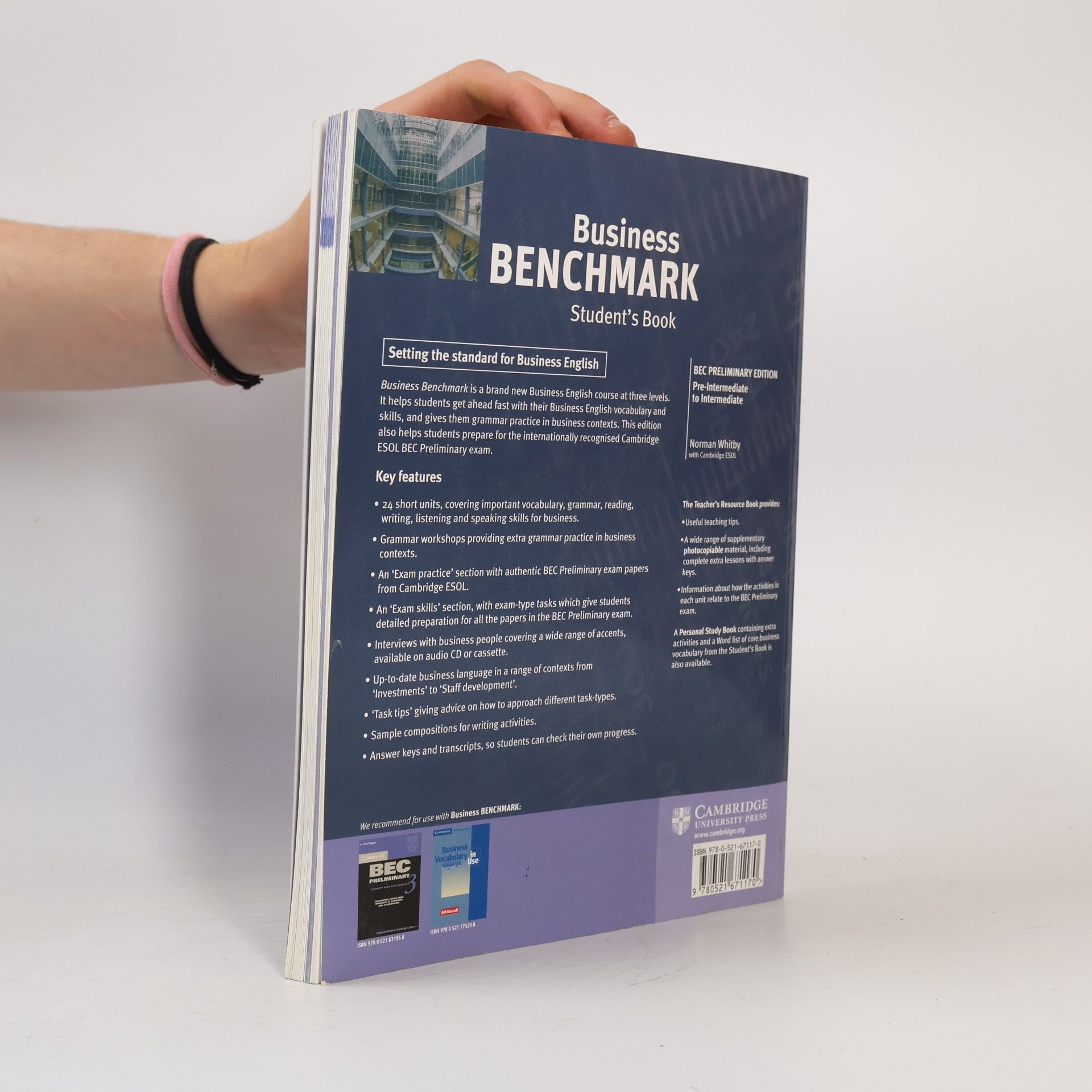 Norman Whitby Business benchmark. Student's book : pre-intermediate to intermediate