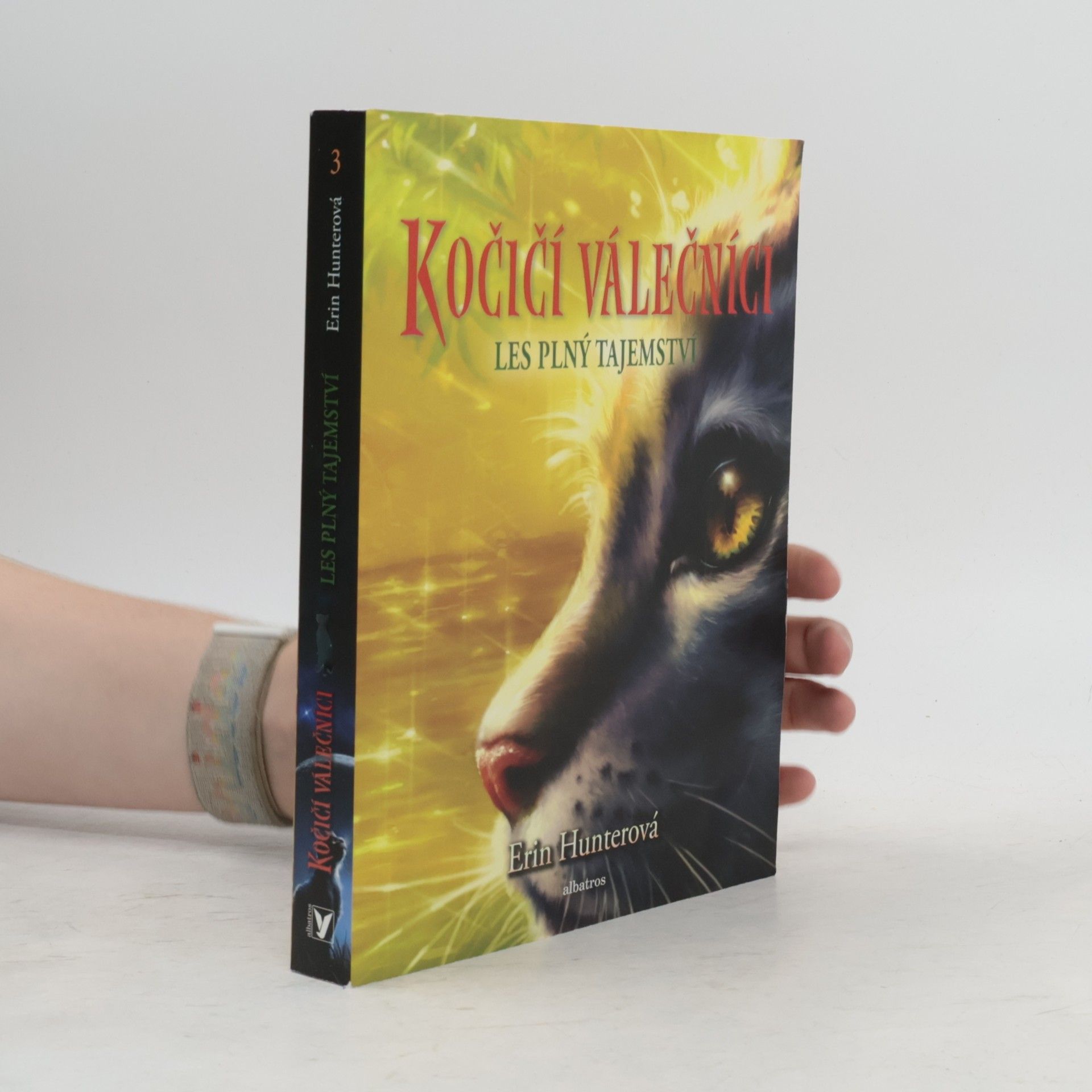 Erin Hunter Les plný tajemství. Kočičí válečníci