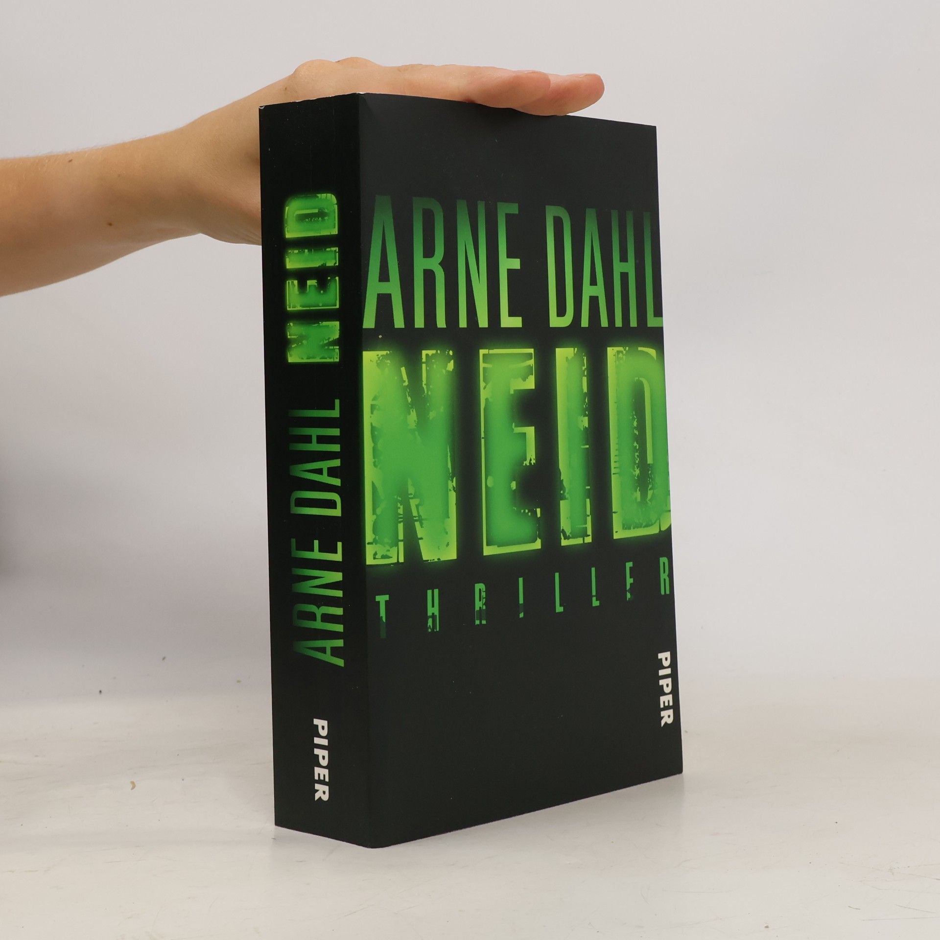Arne Dahl Neid