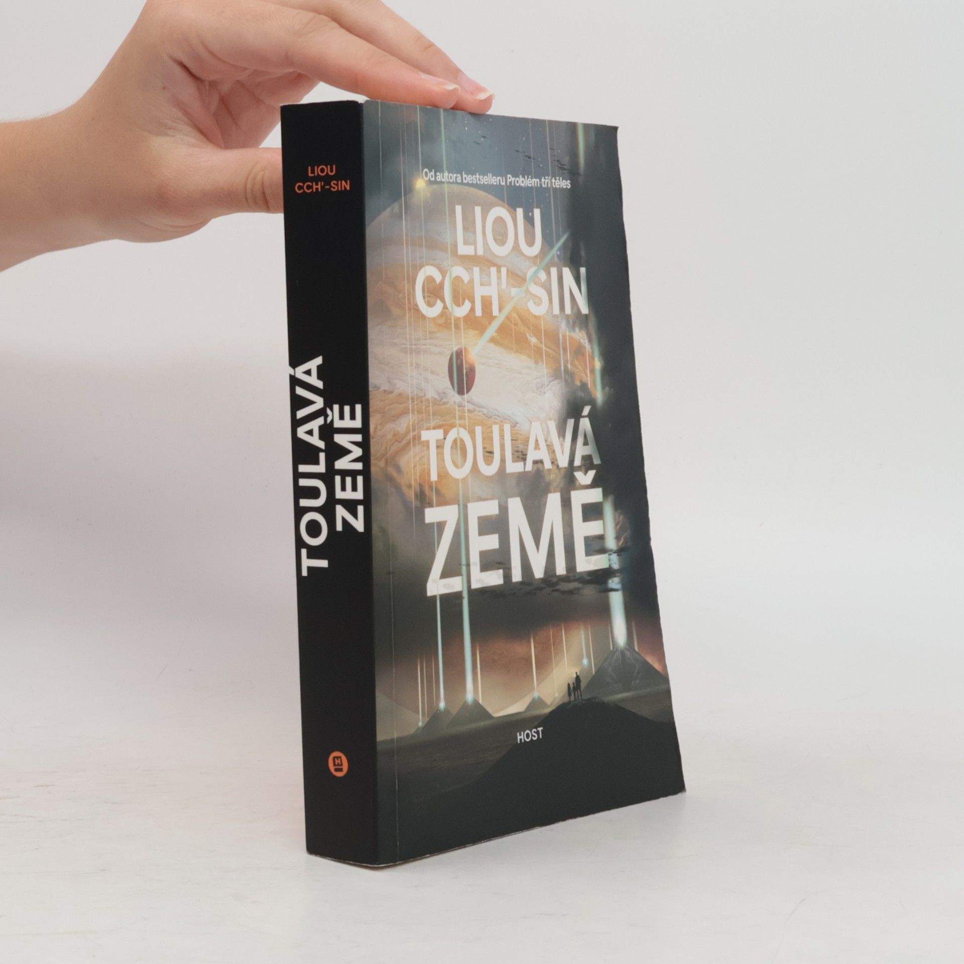 Liou Cch’-sin Toulavá Země