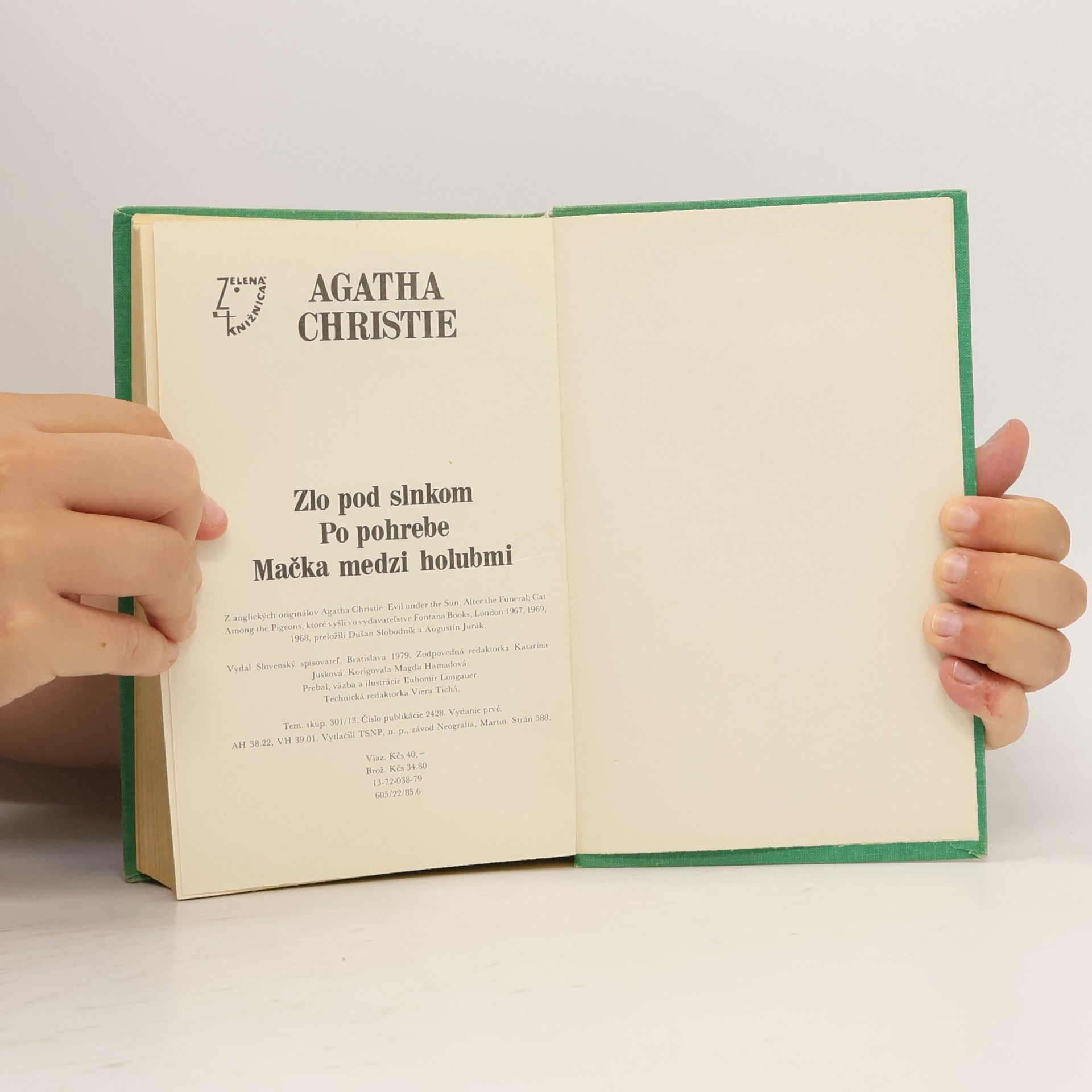 Agatha Christie Zlo pod slnkom / Po pohrebe / Mačka medzi holubmi.