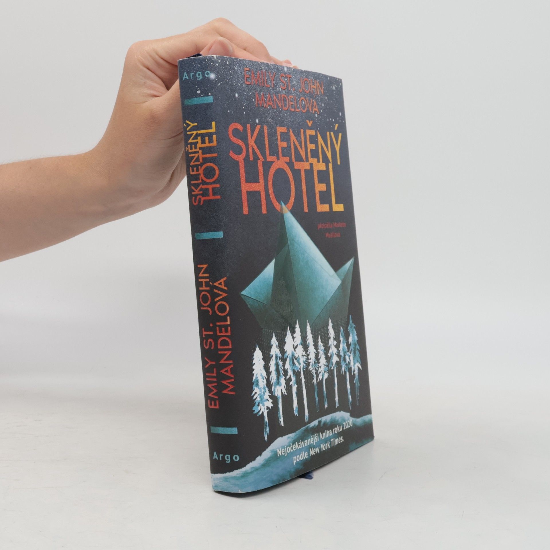 Emily St. John Mandel Skleněný hotel