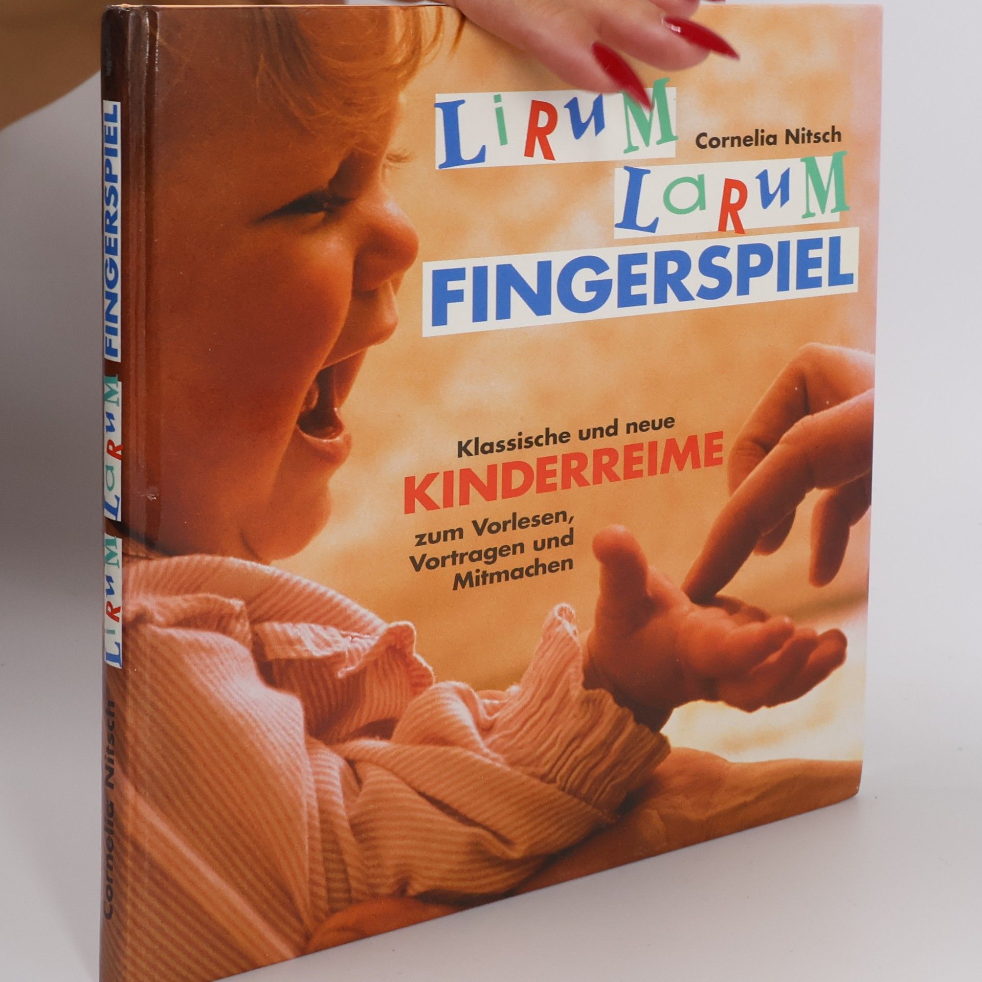 Cornelia Nitsch Lirum. Larum. Fingerspiel