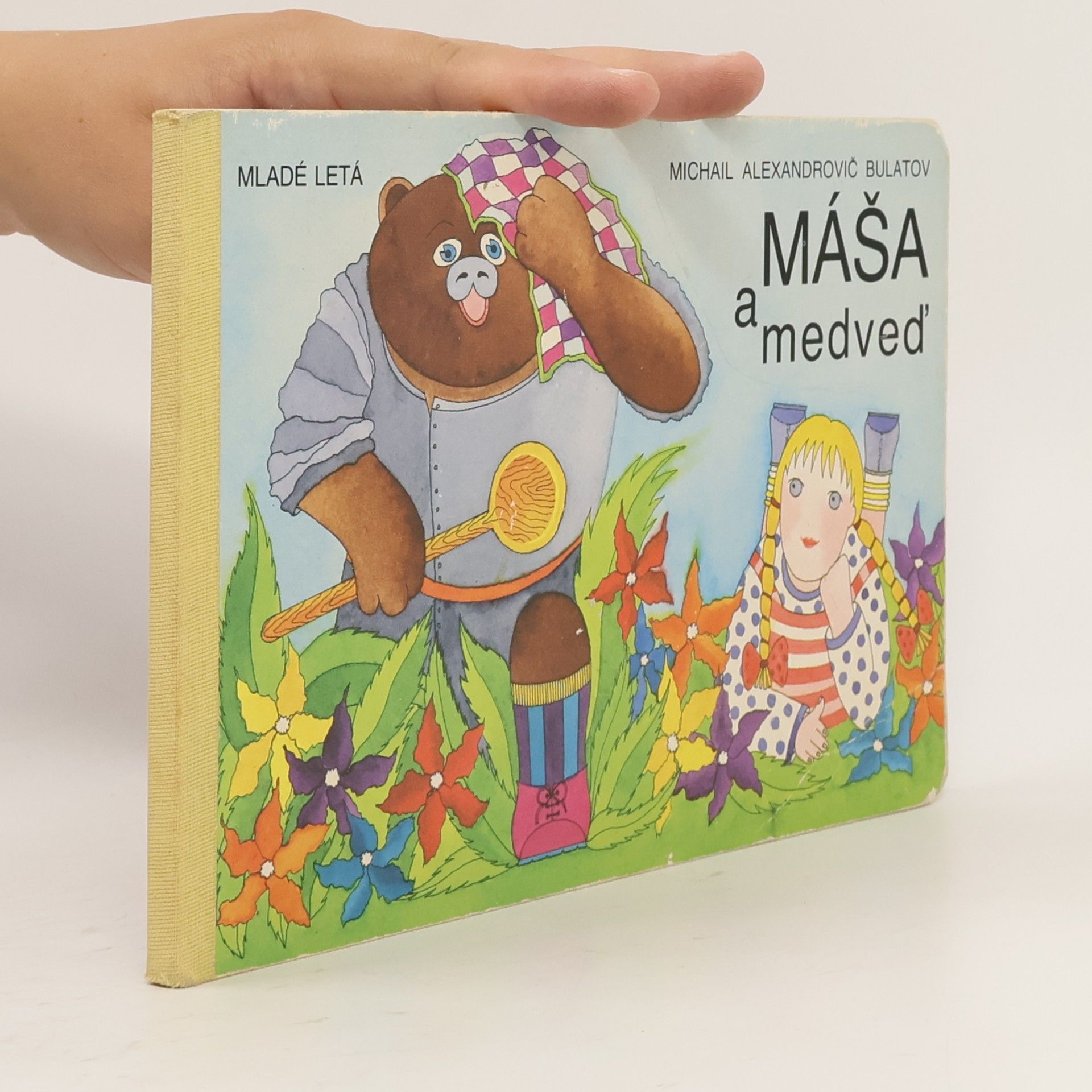 Máša a medveď