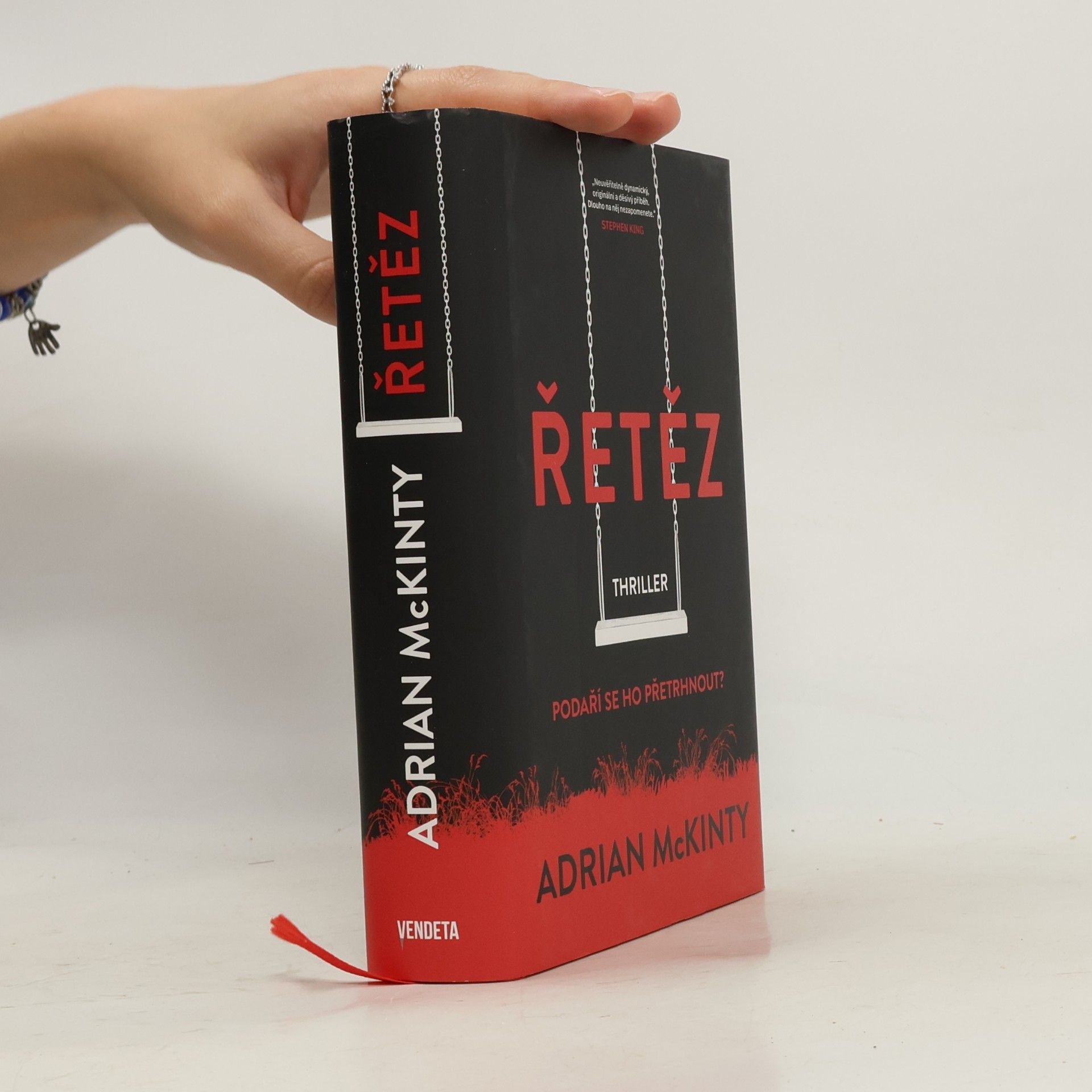 Adrian McKinty Řetěz