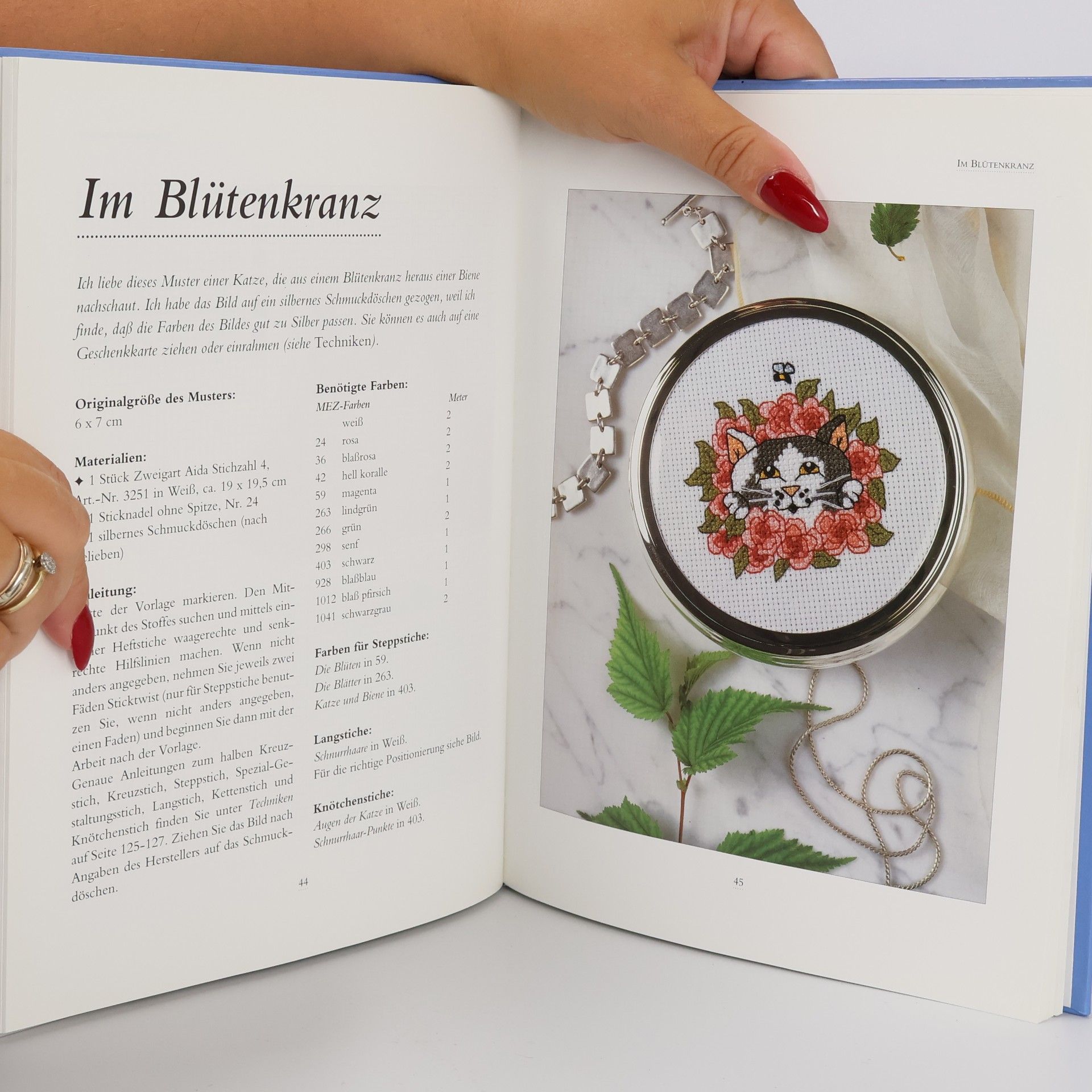 Debbie Minton Schmusekatzen und Kuschelteddys