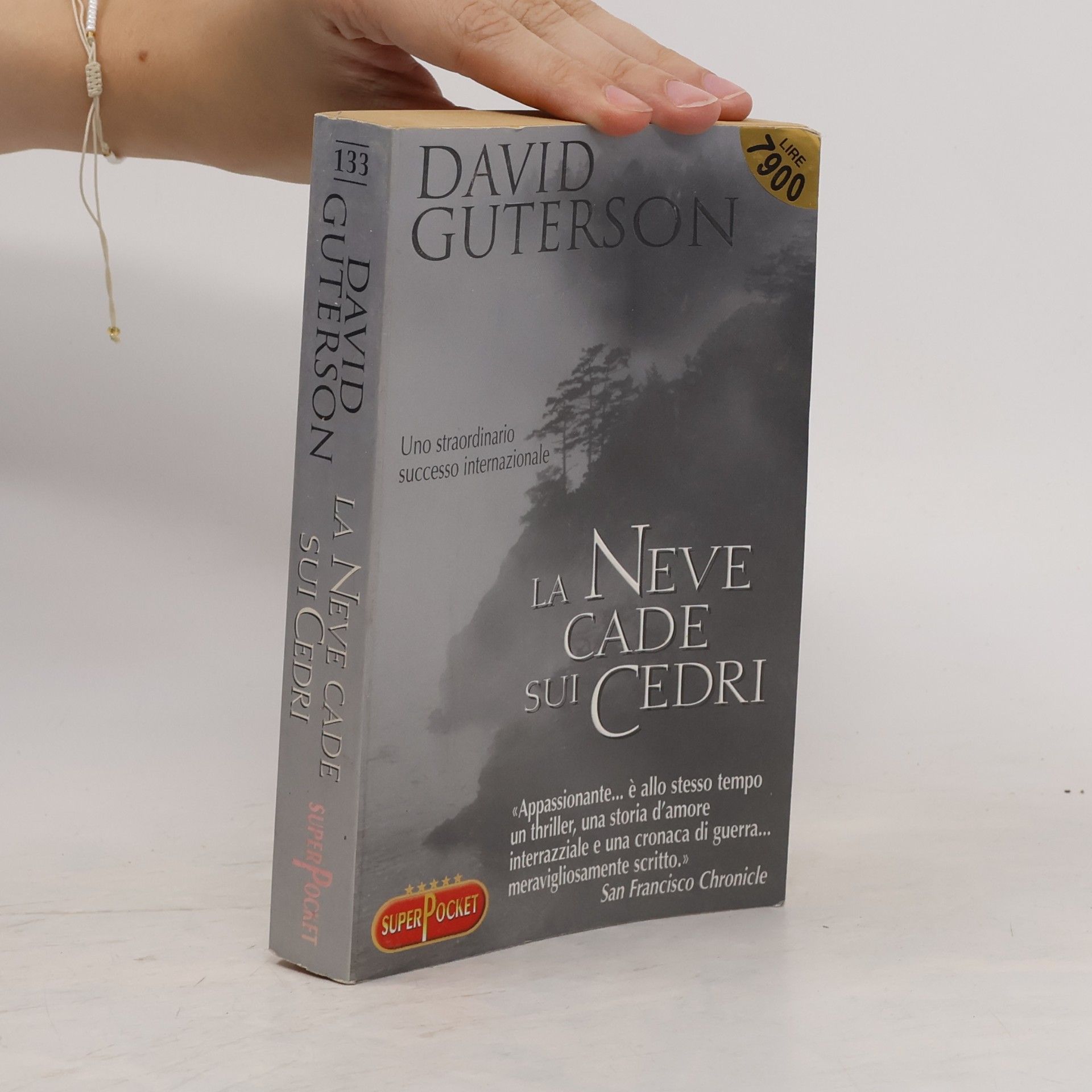 David Guterson SuperPocket - 133: La neve cade sui cedri