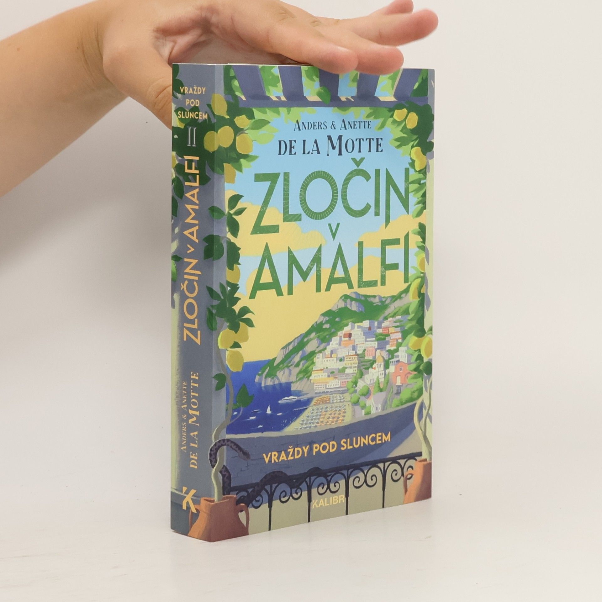 Anette De la Motte Vraždy pod sluncem II: Zločin v Amalfi