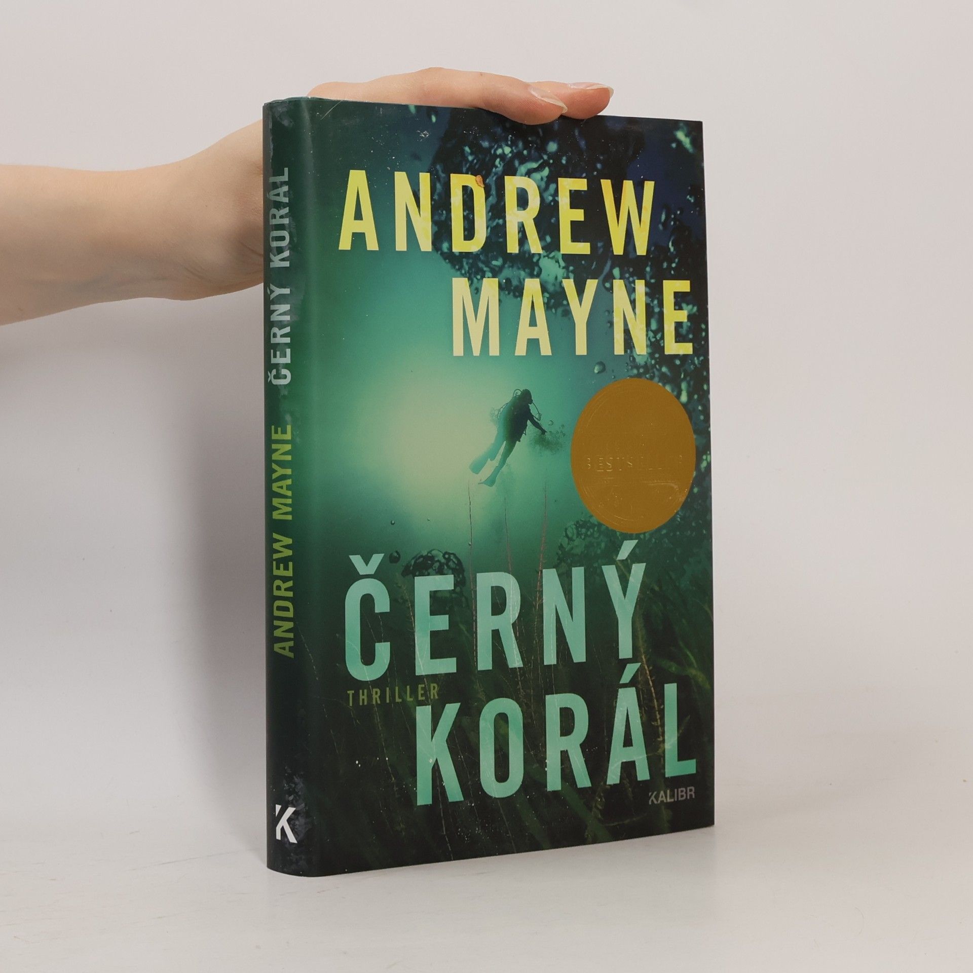 Andrew Mayne Černý korál