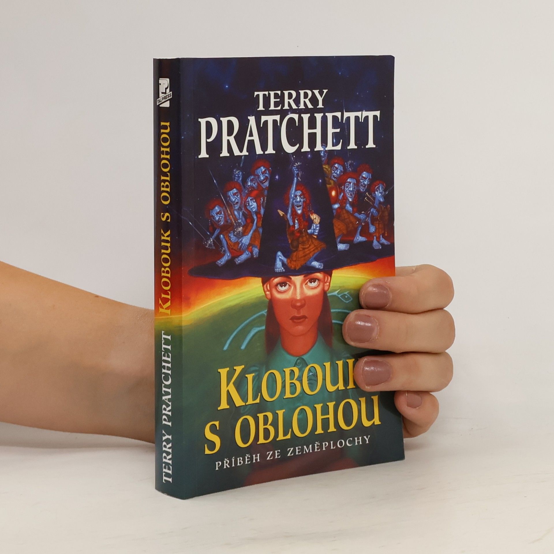 Terry Pratchett Klobouk s oblohou