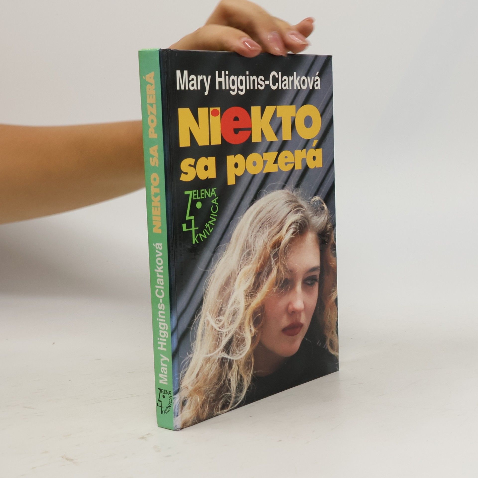 Mary Higgins Clark Niekto sa pozerá