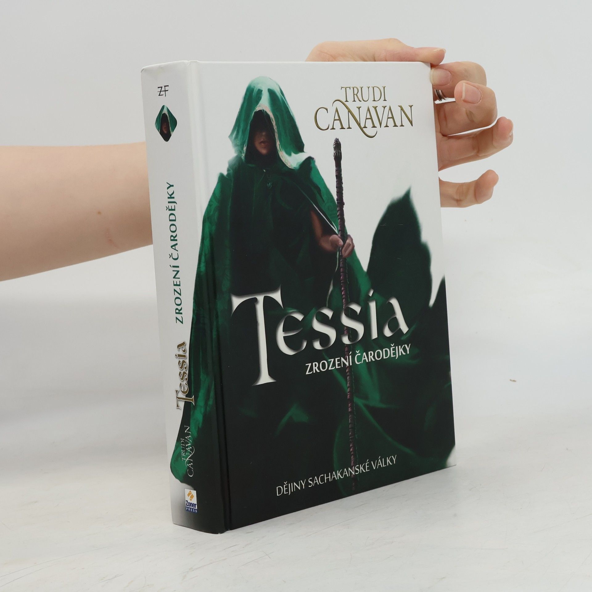 Trudi Canavan Tessia. Zrození čarodějky