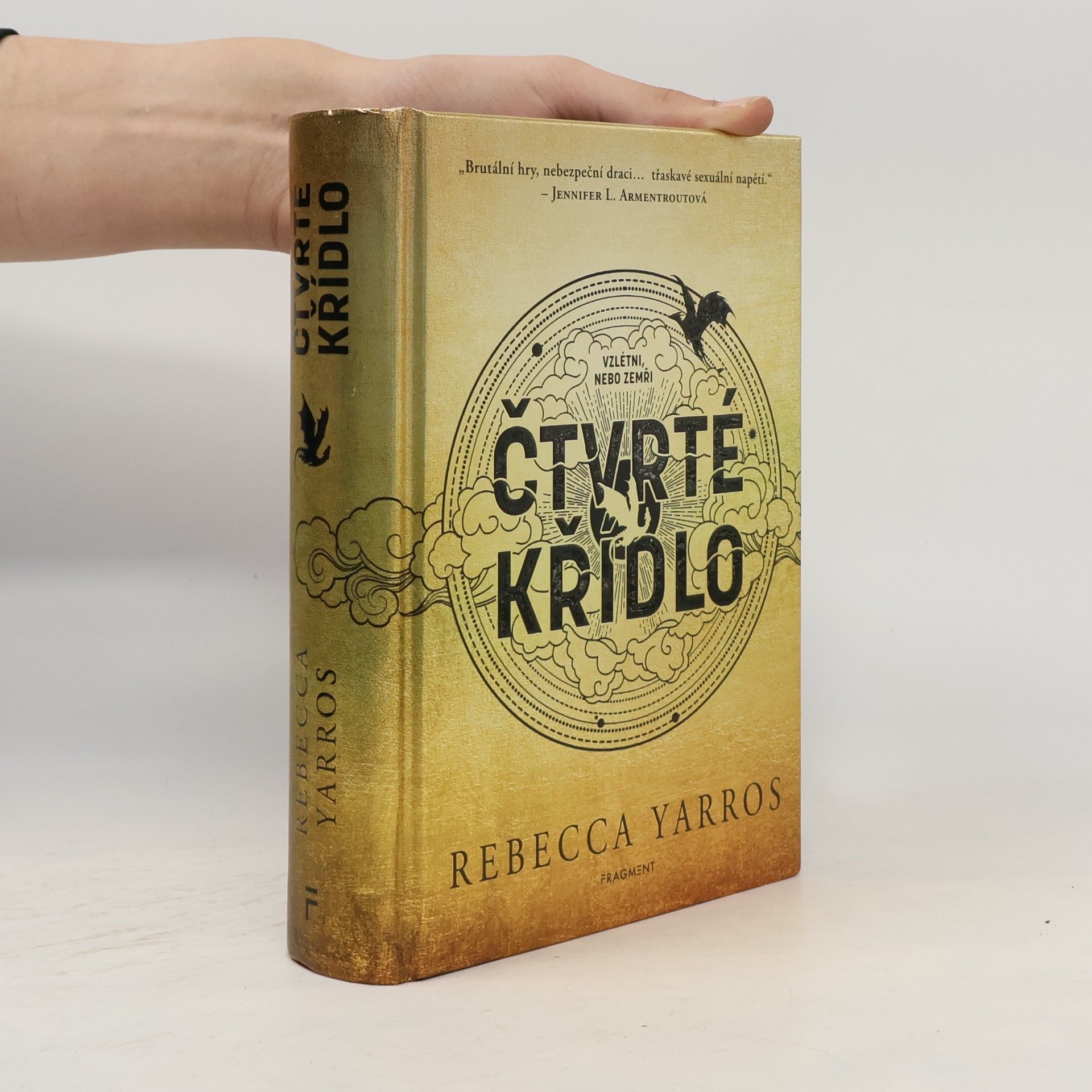 Rebecca Yarros Čtvrté křídlo