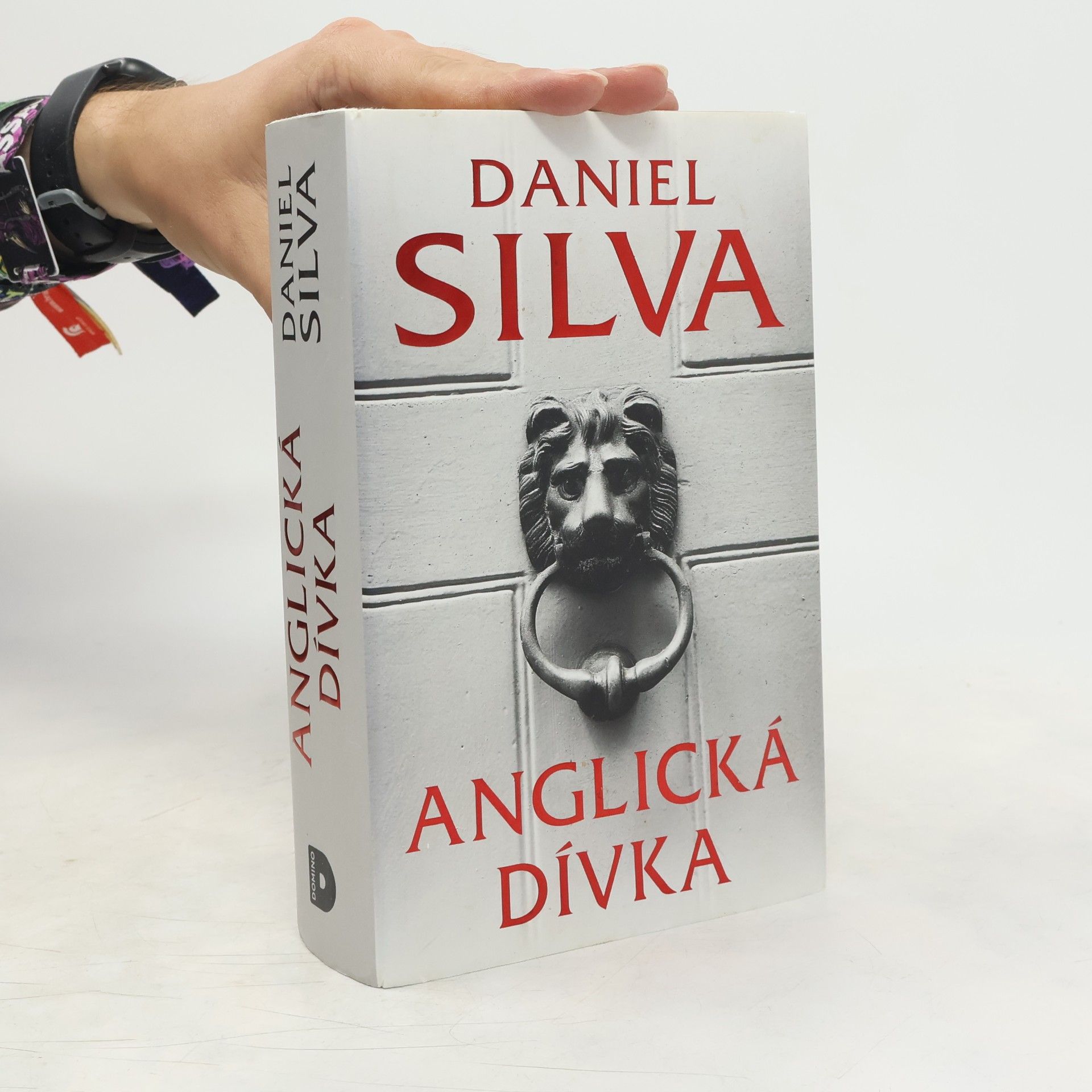 Daniel Silva Anglická dívka