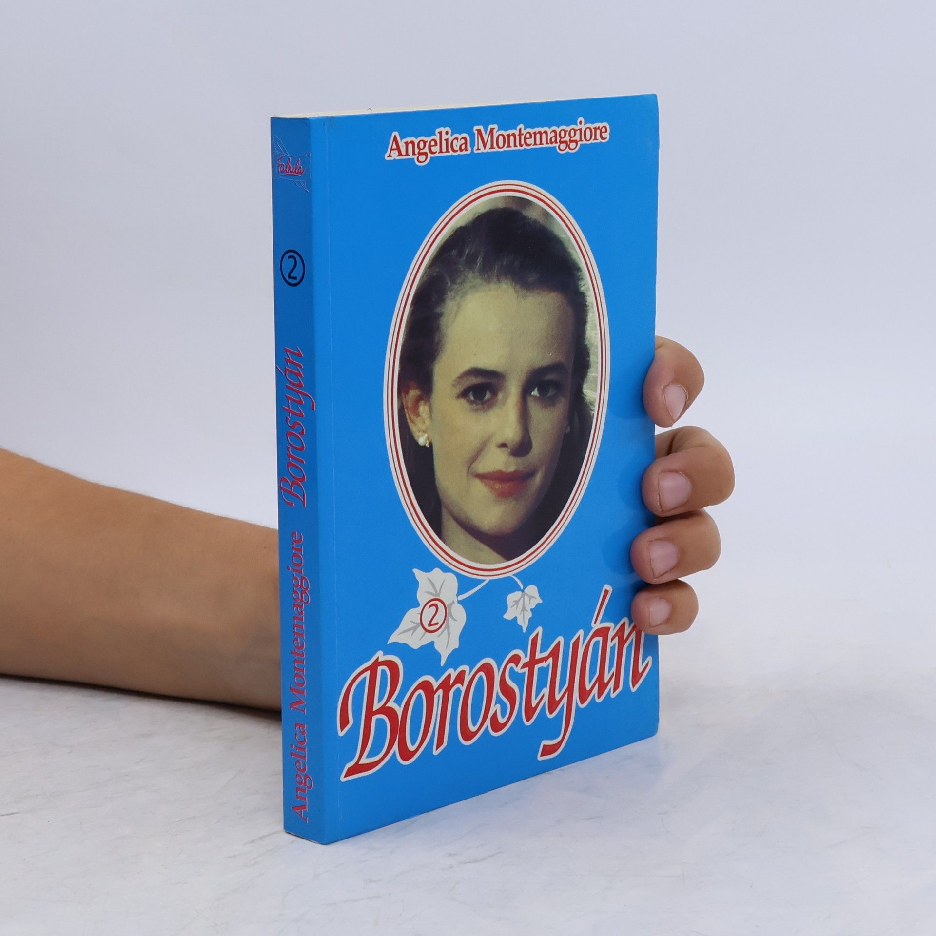 Angelica Montemaggiore Borostyán 2