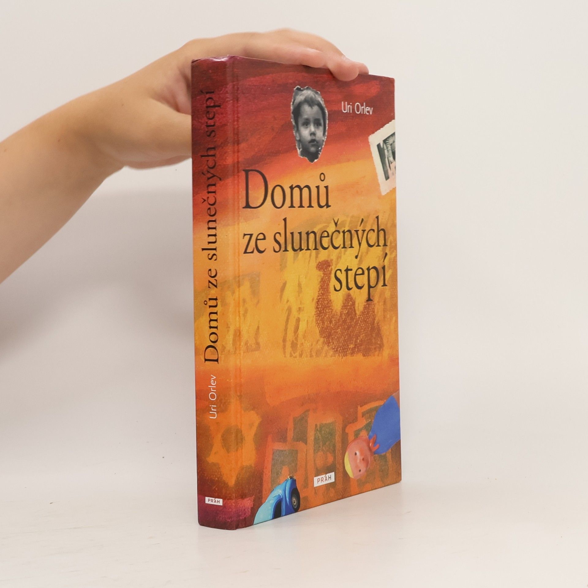Uri Orlev Domů ze slunečných stepí