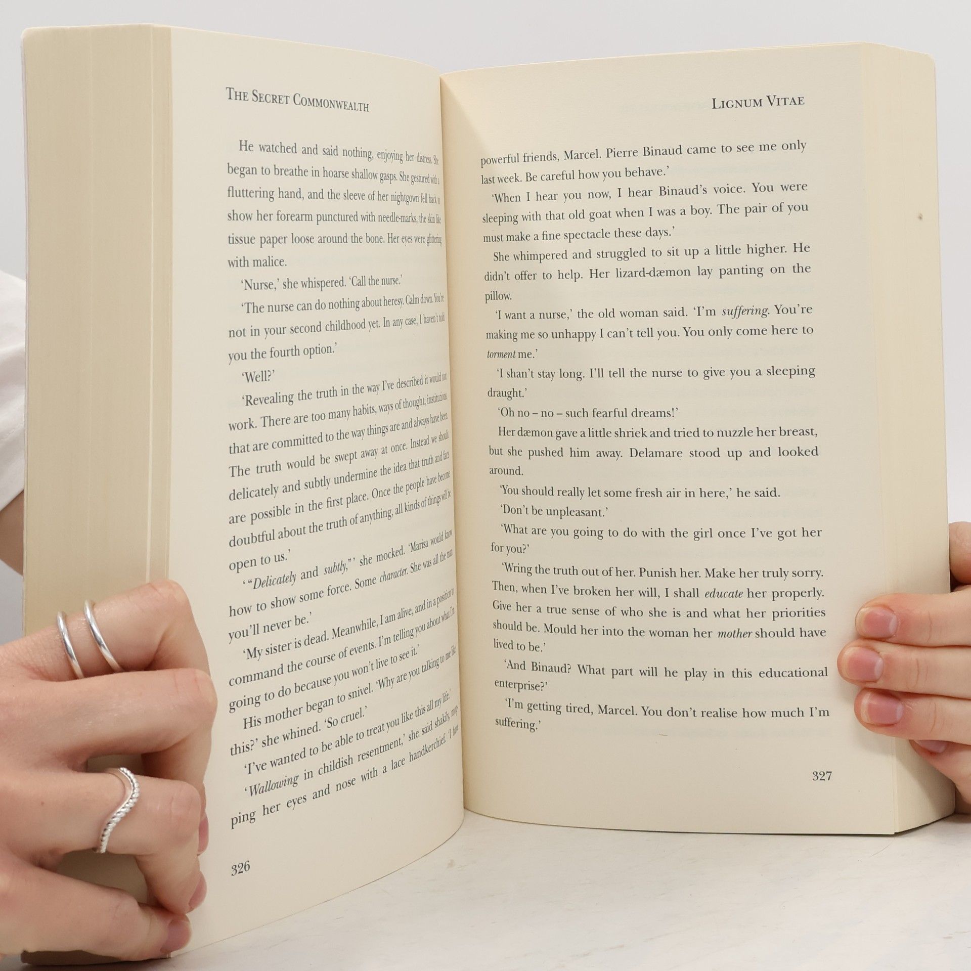 Philip Pullman The book of dust. Volume two, The secret commonwealth