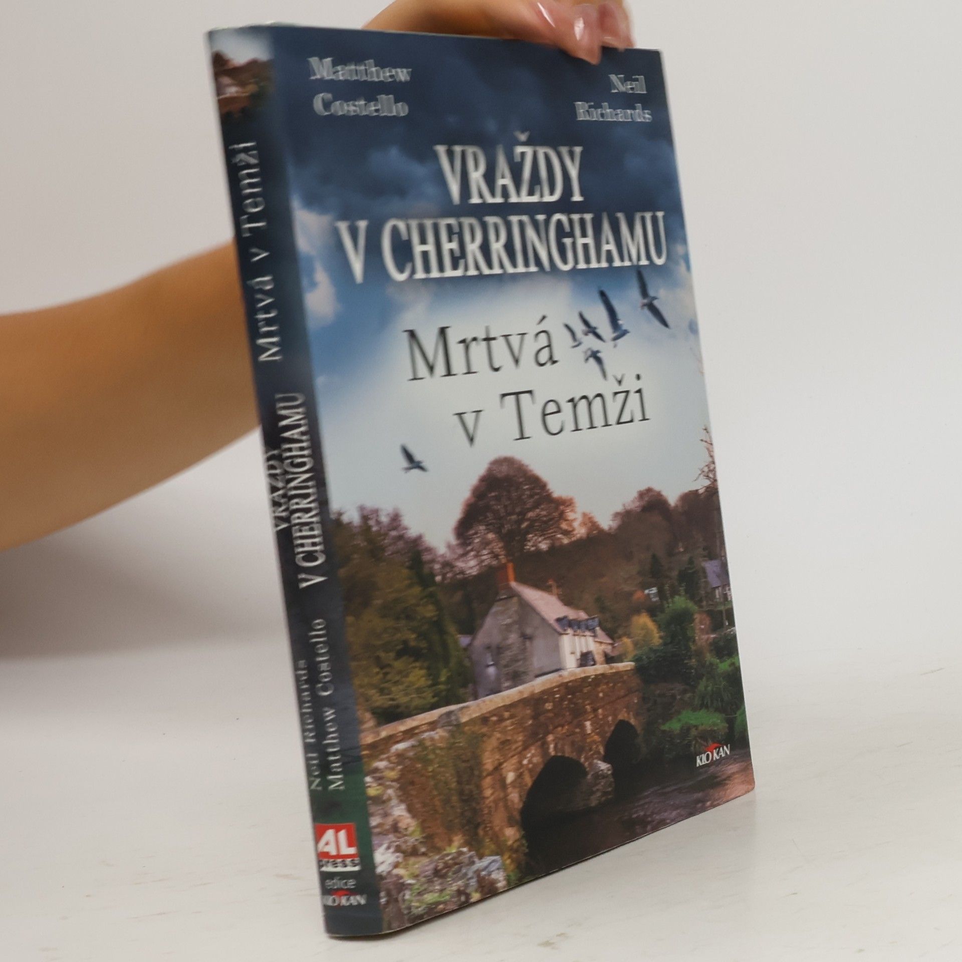 Neil Richards Mrtvá v Temži