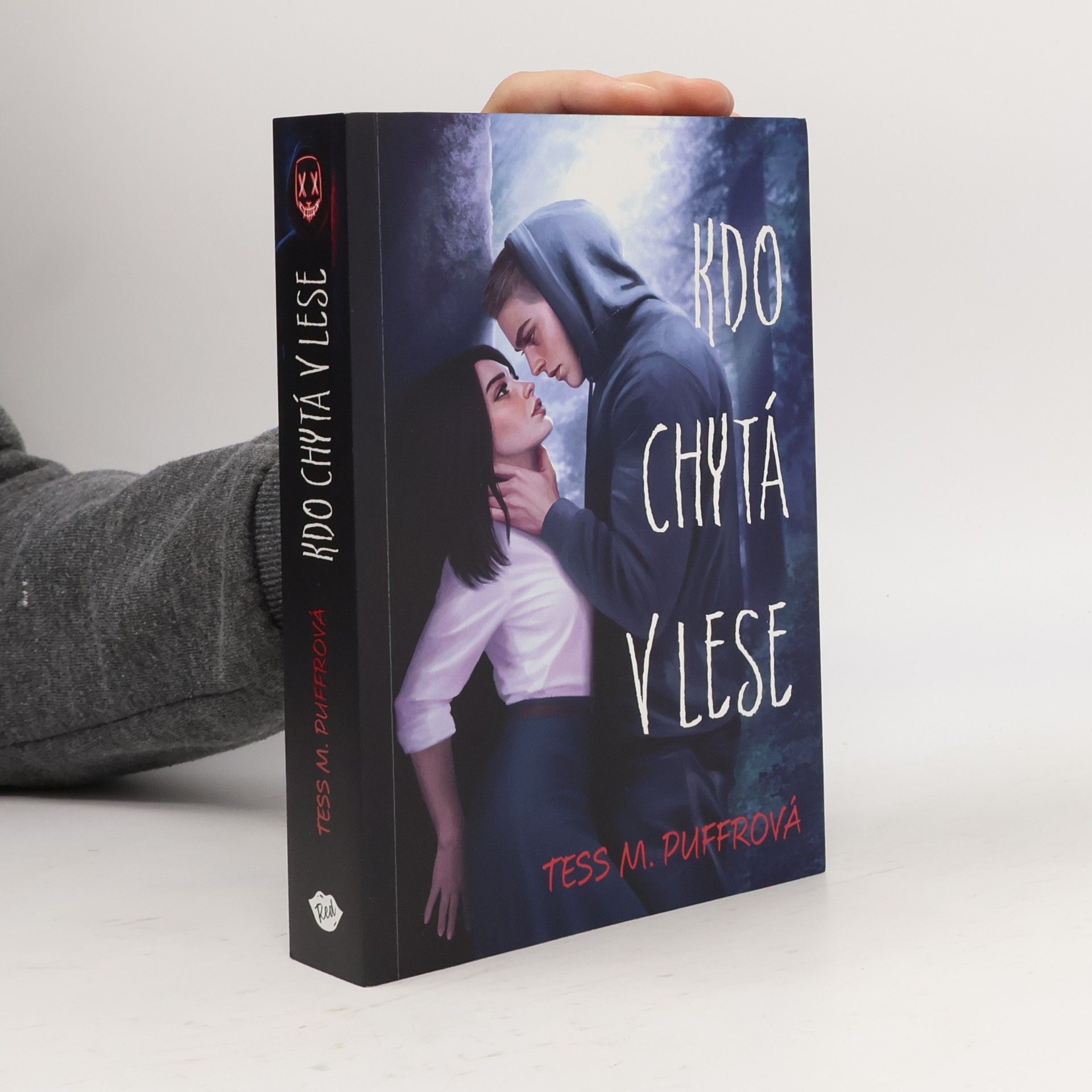 Tess M. Puffrová Kdo chytá v lese