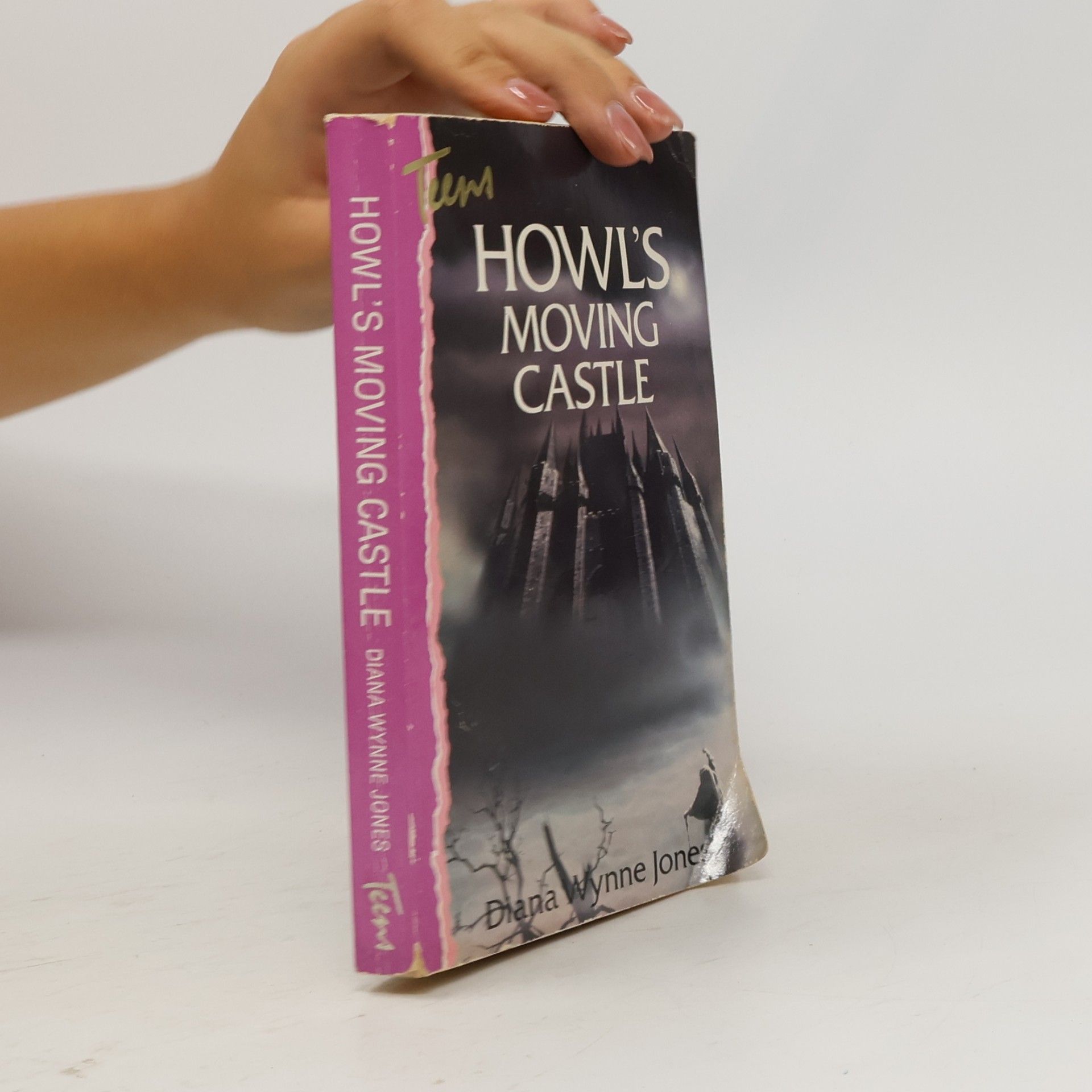 Diana Wynne Jones Howl's Moving Castle