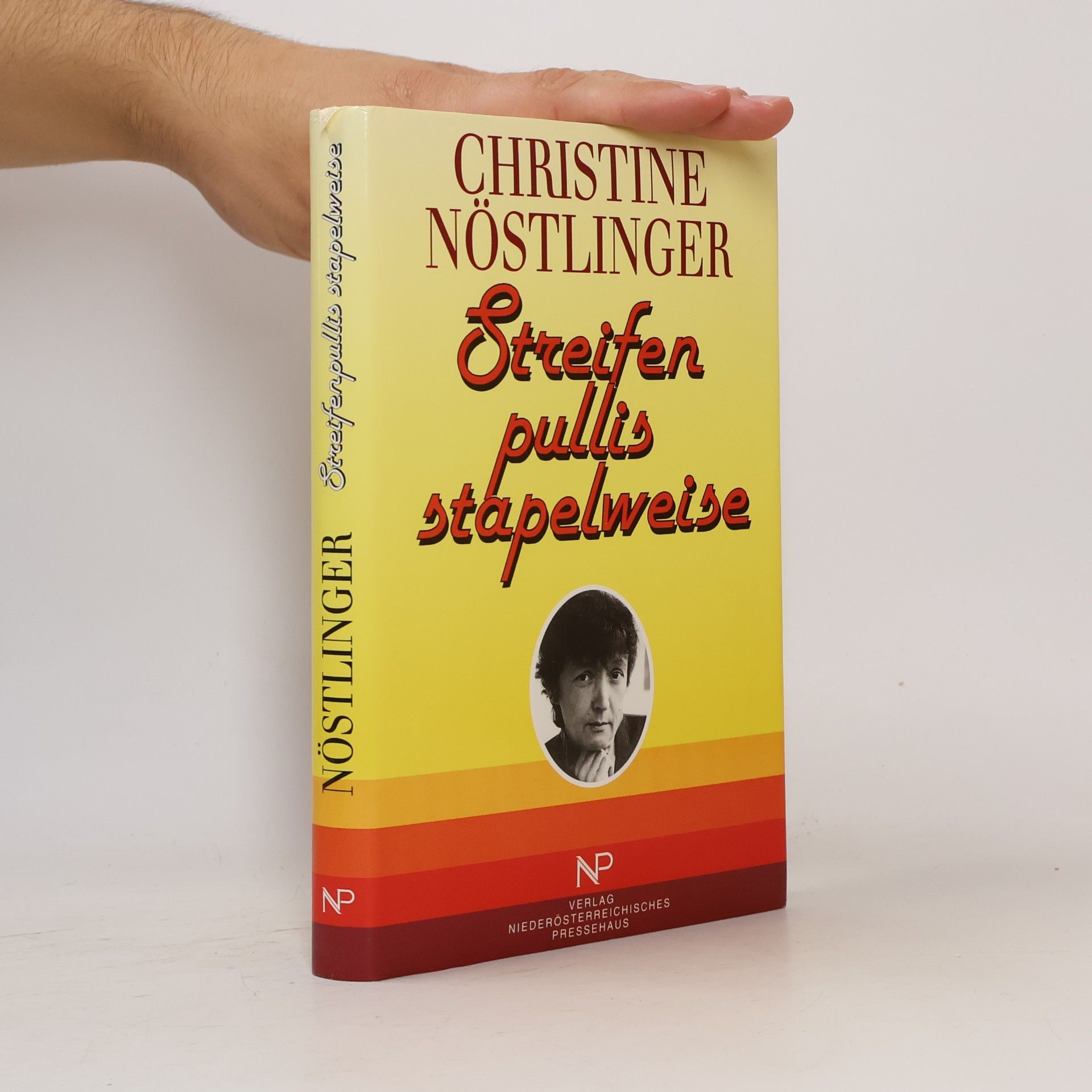 Christine Nöstlinger Streifenpullis stapelweise