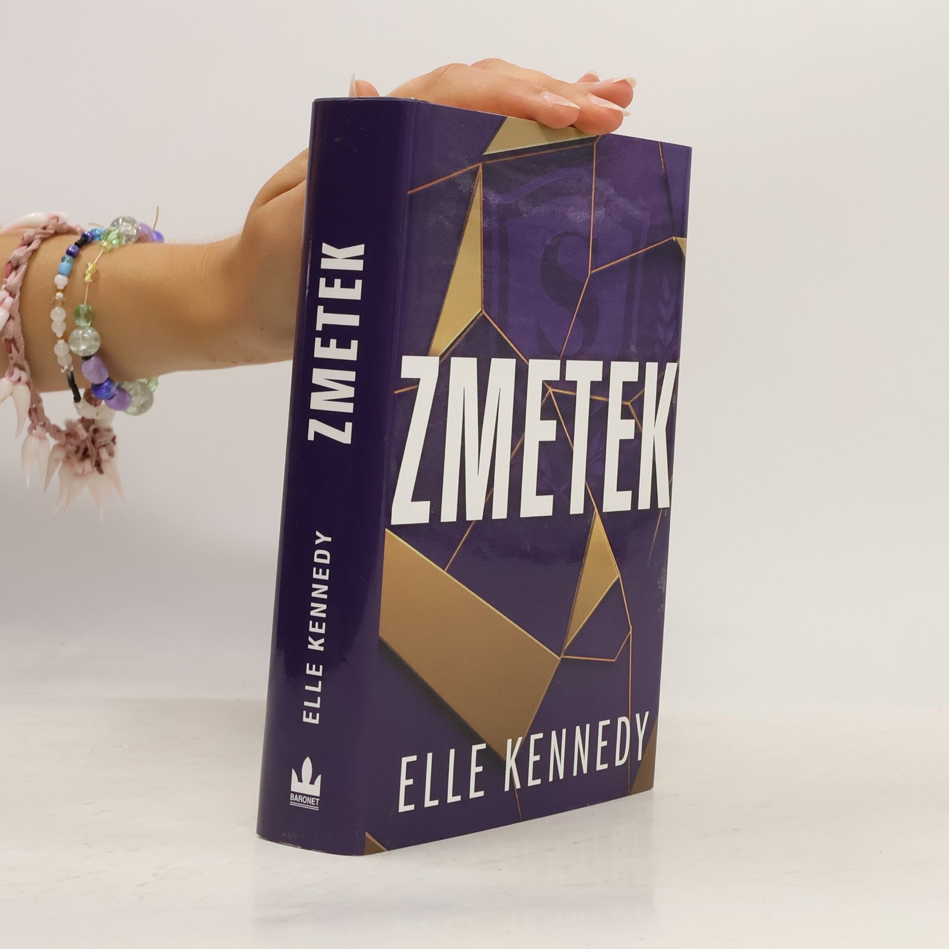 Elle Kennedy Zmetek