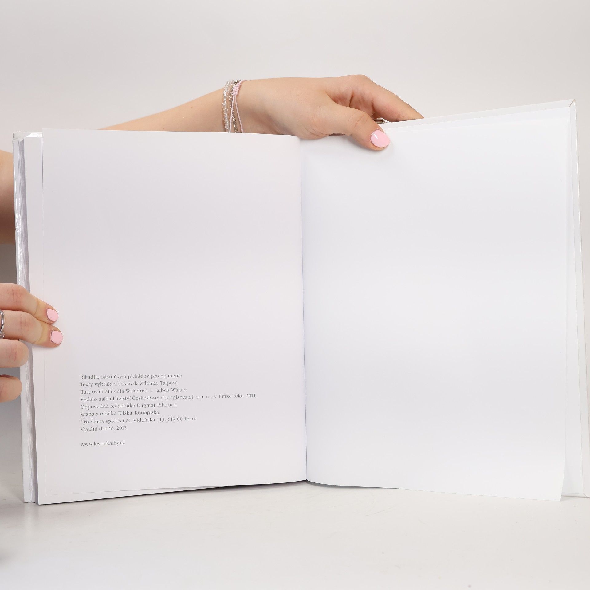 Autorenkollektiv Říkadla, básničky a pohádky pro nejmenší
