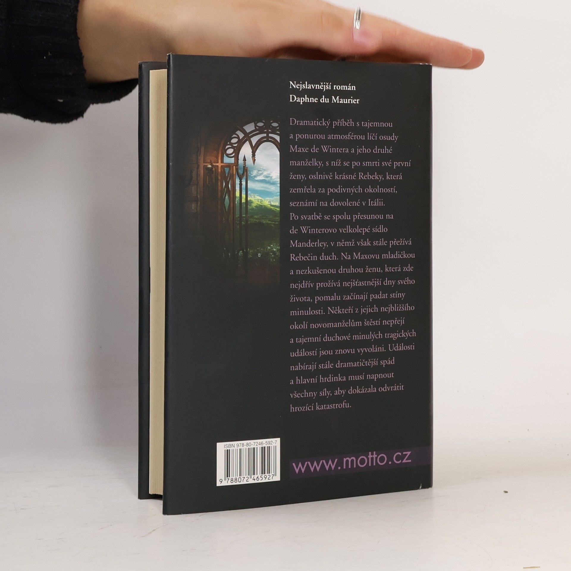 Daphne Du Maurier Mrtvá a živá